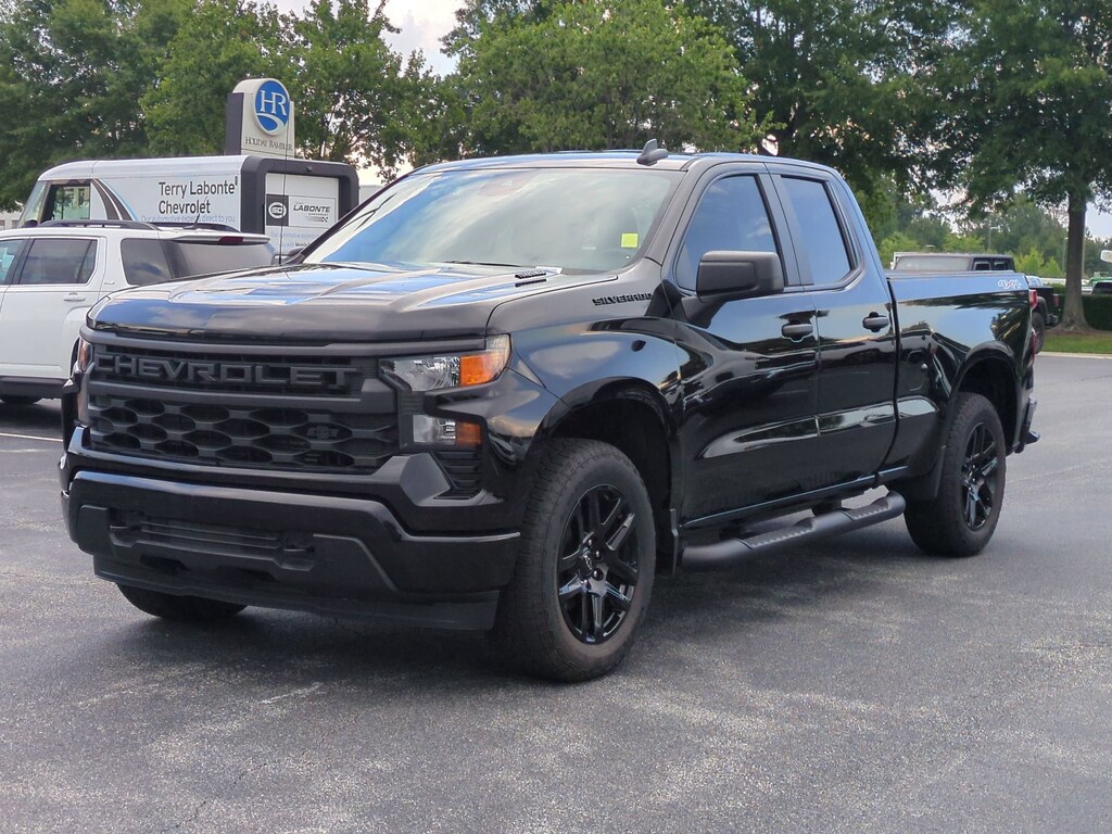 Used 2025 Chevrolet Silverado 1500 Custom Pickup