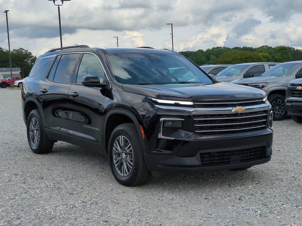 Used 2026 Chevrolet Traverse AWD LT SUV