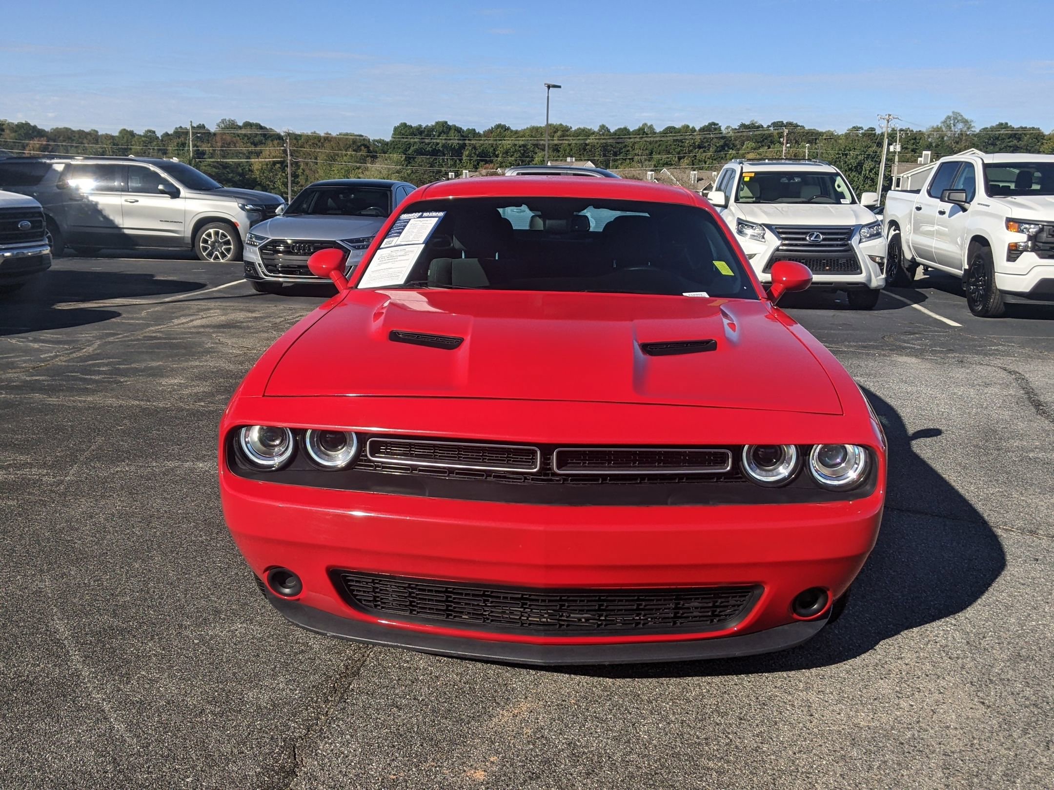 2019 Dodge Challenger SXT photo 2