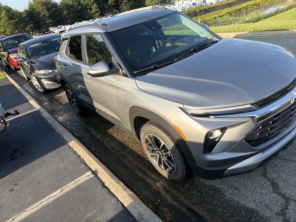 Used 2025 Chevrolet Trailblazer LT SUV