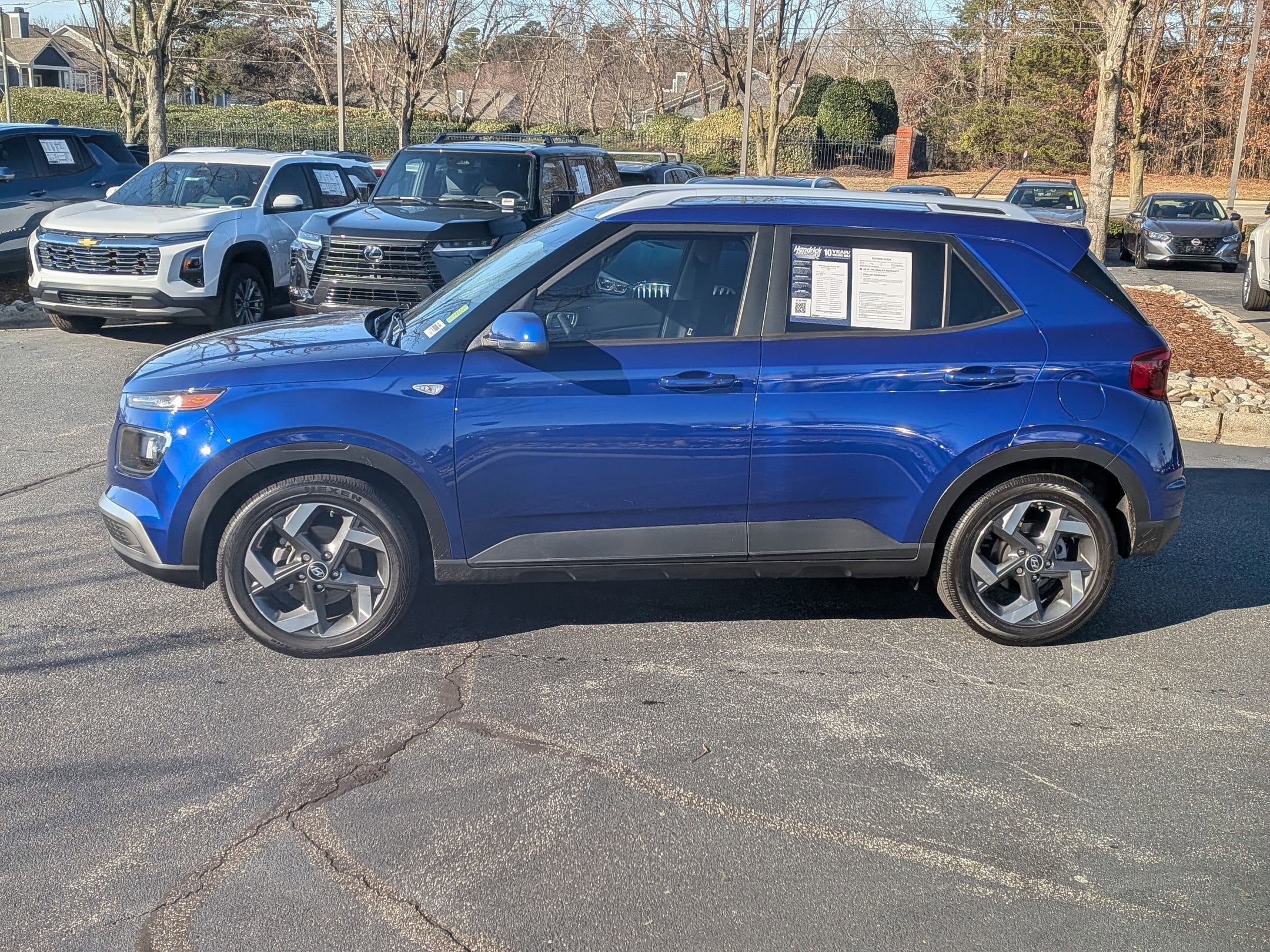 2024 Hyundai Venue SEL photo 5