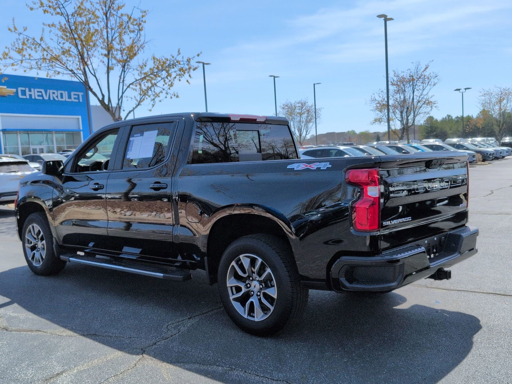2025 Chevrolet Silverado 1500 RST photo 6