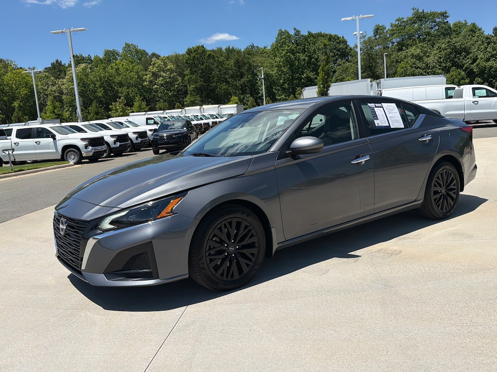 Used 2025 Nissan Altima SV Sedan