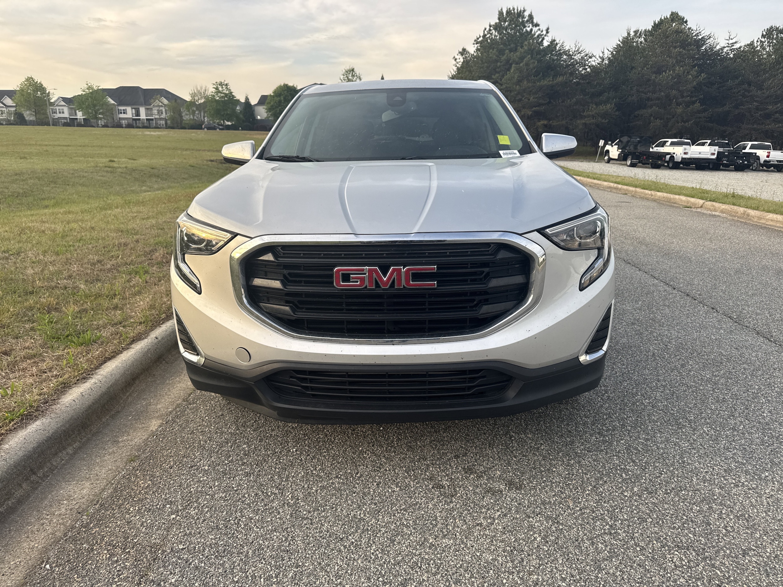 2021 GMC Terrain SLE photo 3