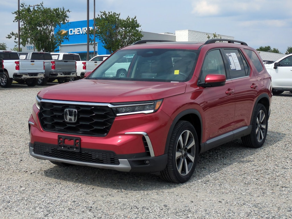 Used 2025 Honda Pilot Touring SUV