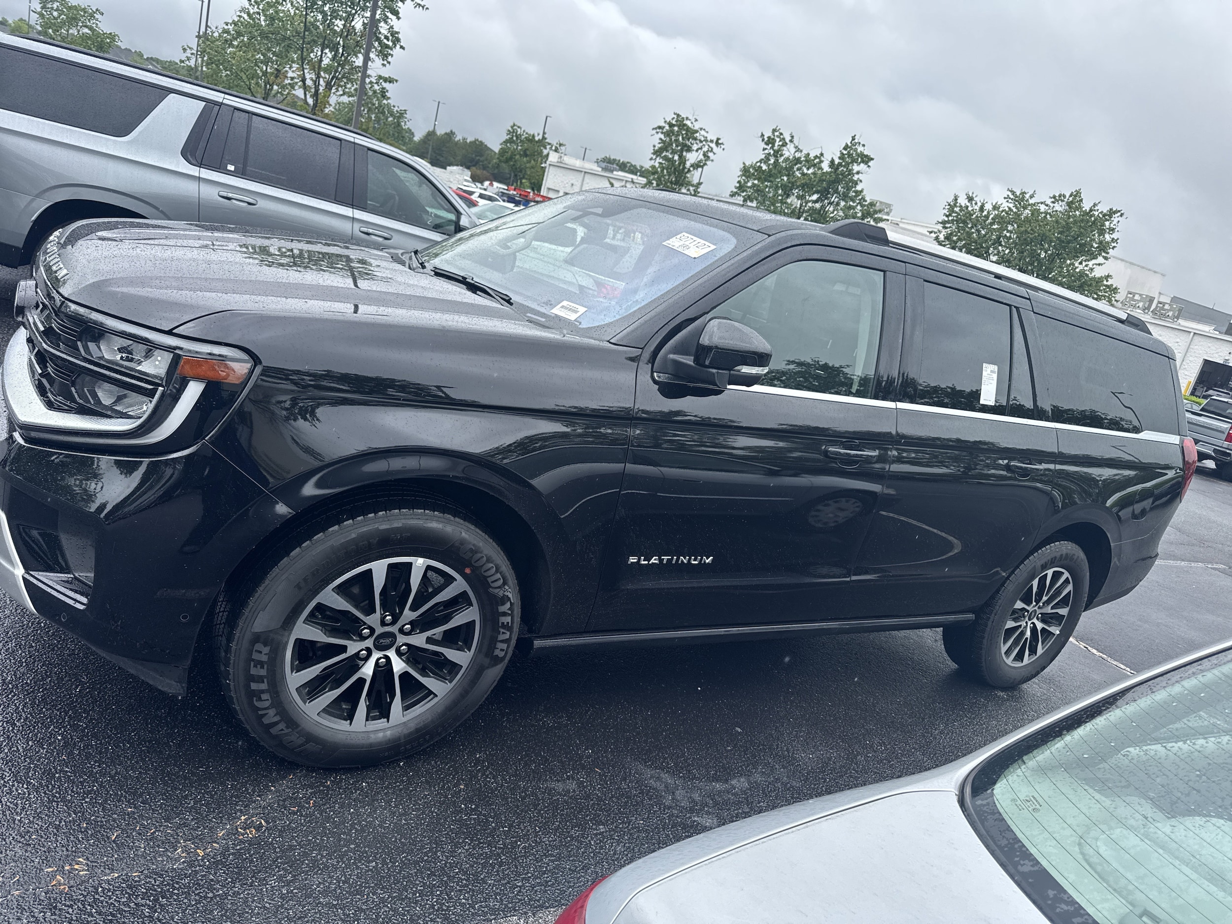 2025 Ford Expedition Max Platinum photo 6