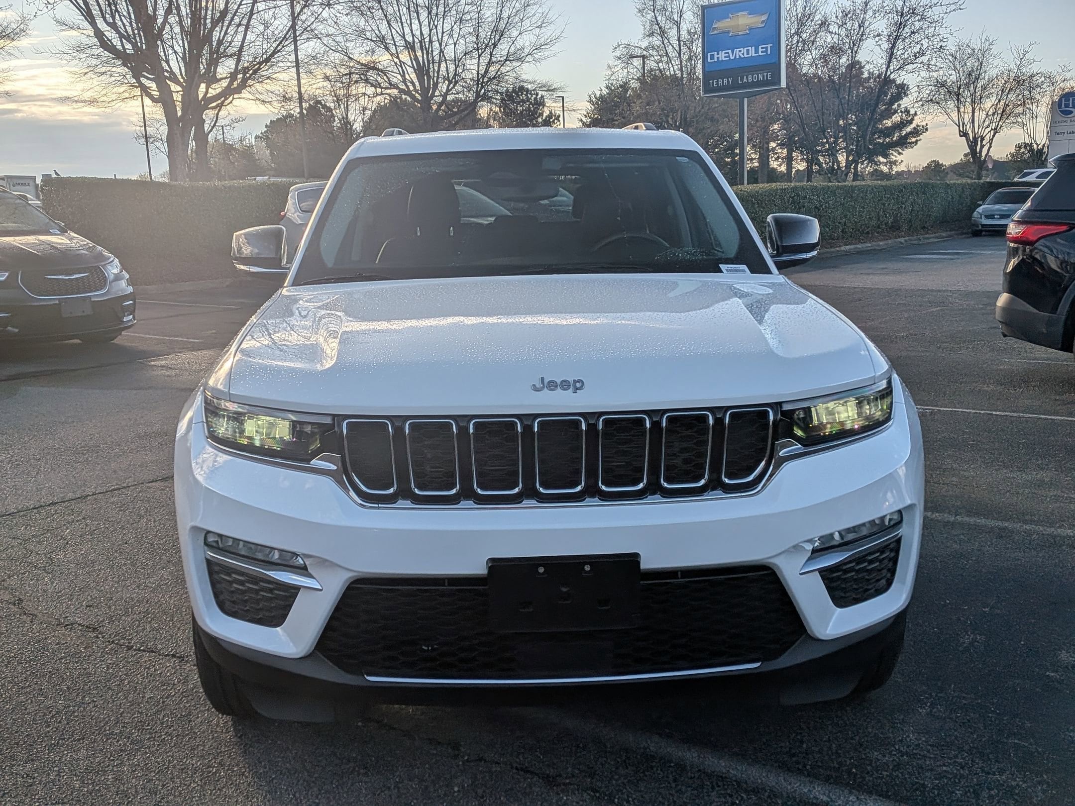 2023 Jeep Grand Cherokee Limited photo 2