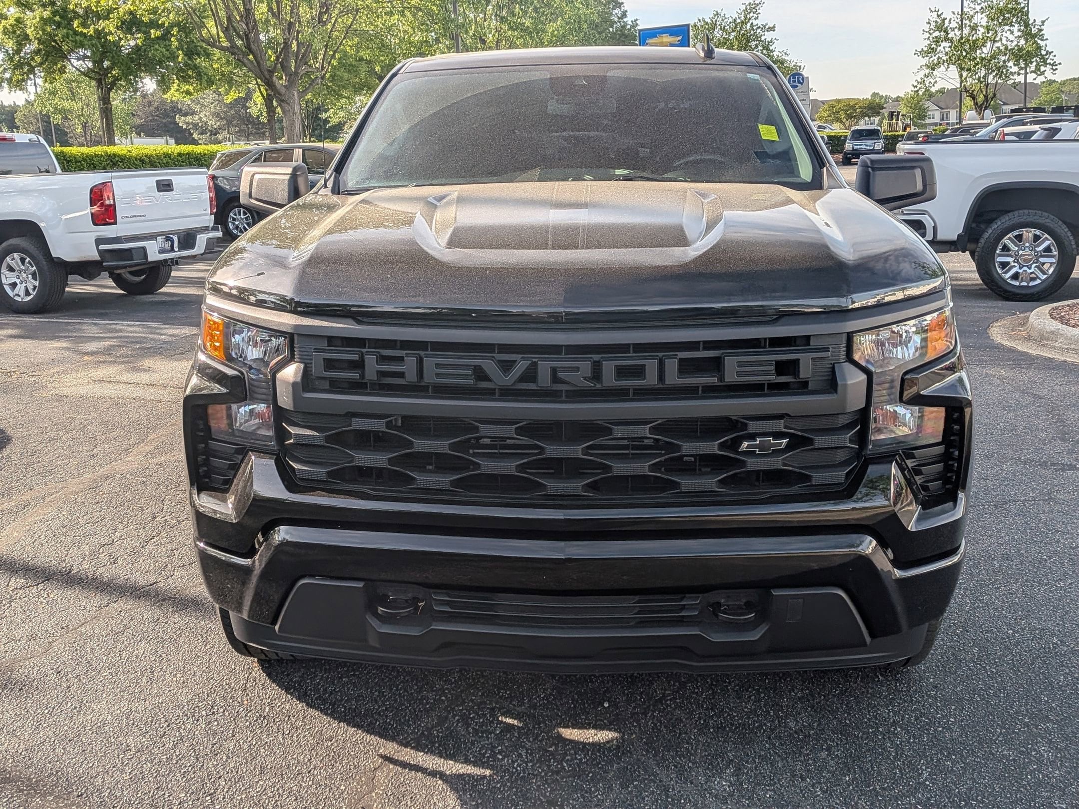 2024 Chevrolet Silverado 1500 Custom photo 2