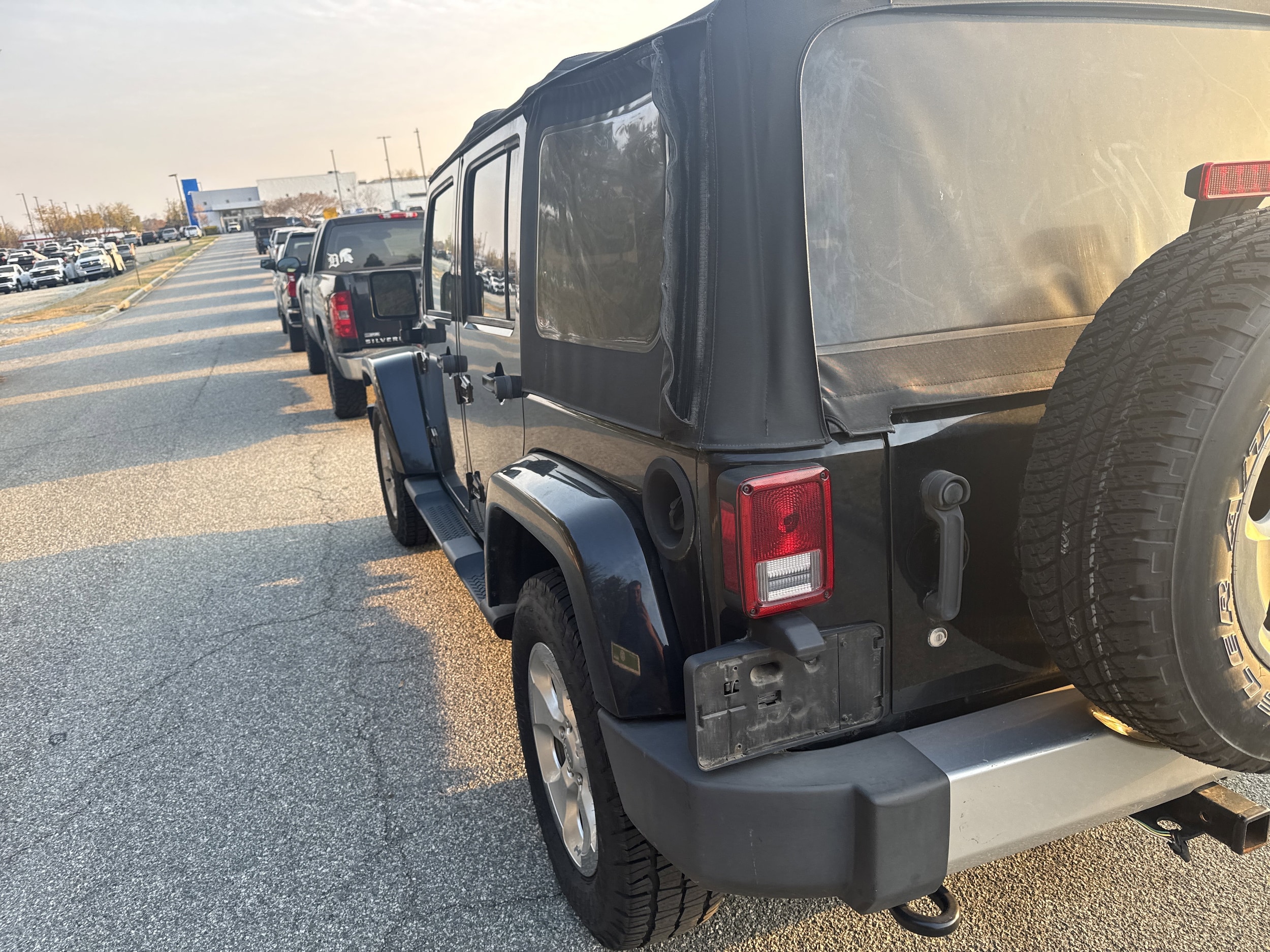 2014 Jeep Wrangler Unlimited Sahara photo 5