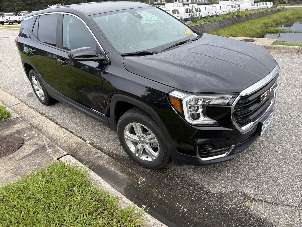 Used 2024 GMC Terrain SLE SUV