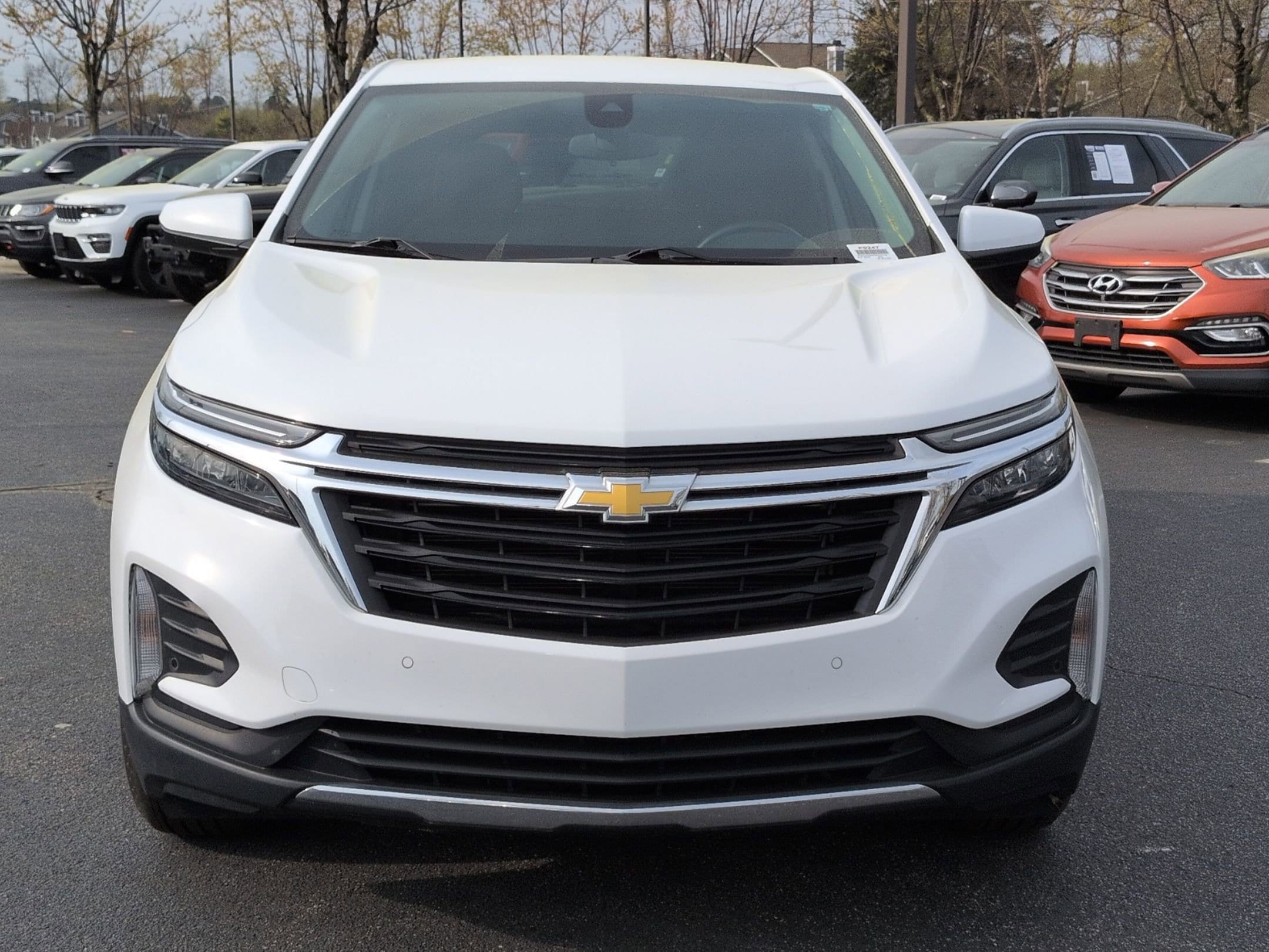 2023 Chevrolet Equinox LT photo 2