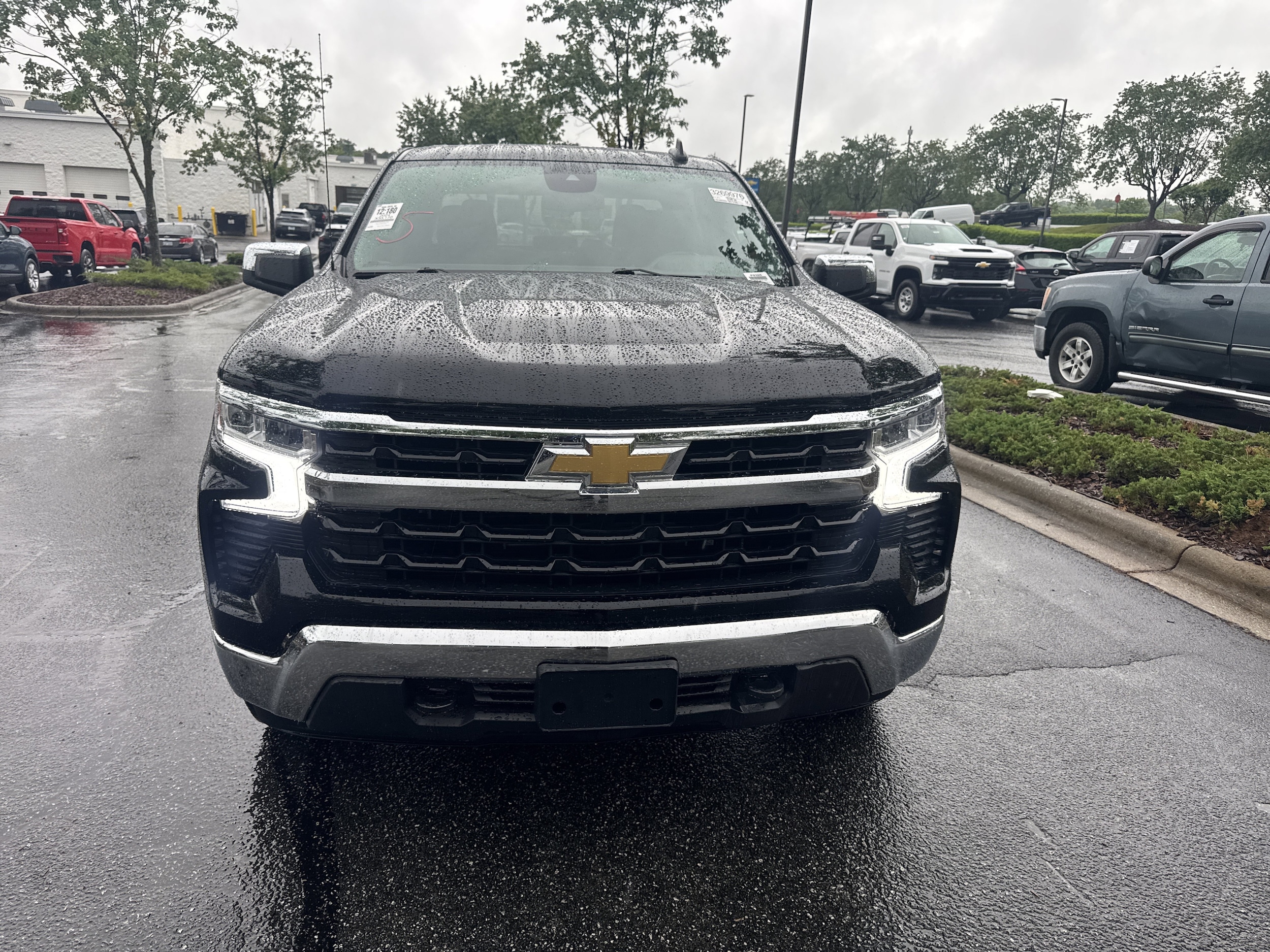 2024 Chevrolet Silverado 1500 LT photo 3