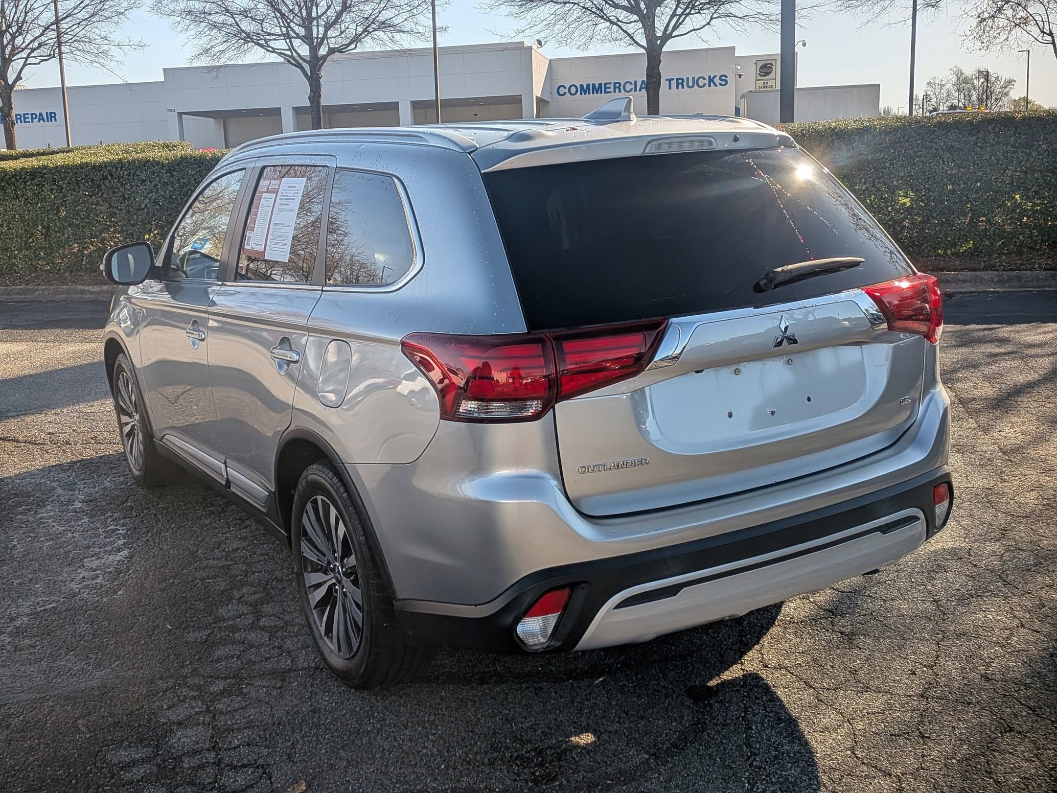 2020 Mitsubishi Outlander SEL photo 6