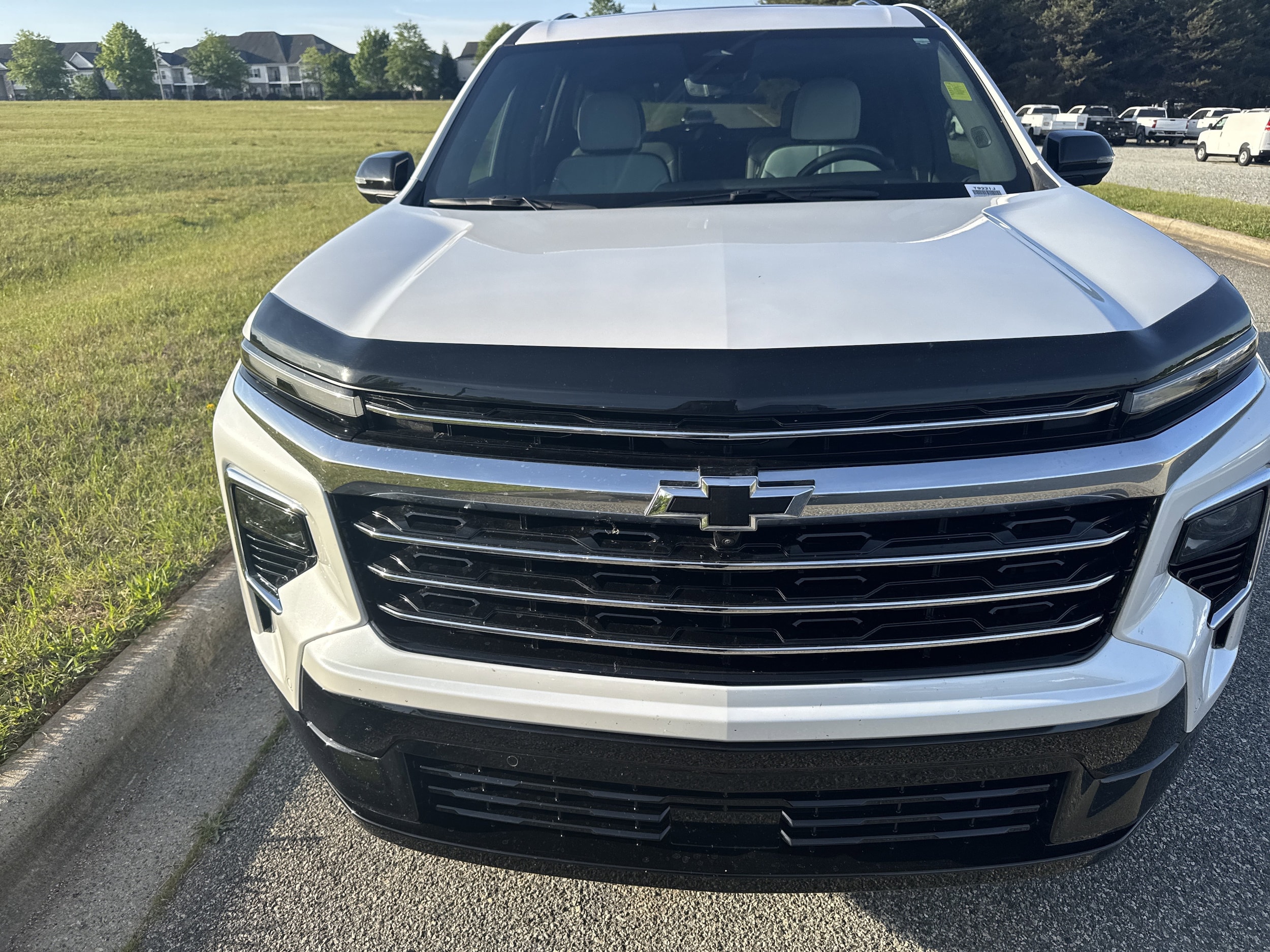 2025 Chevrolet Traverse photo 2