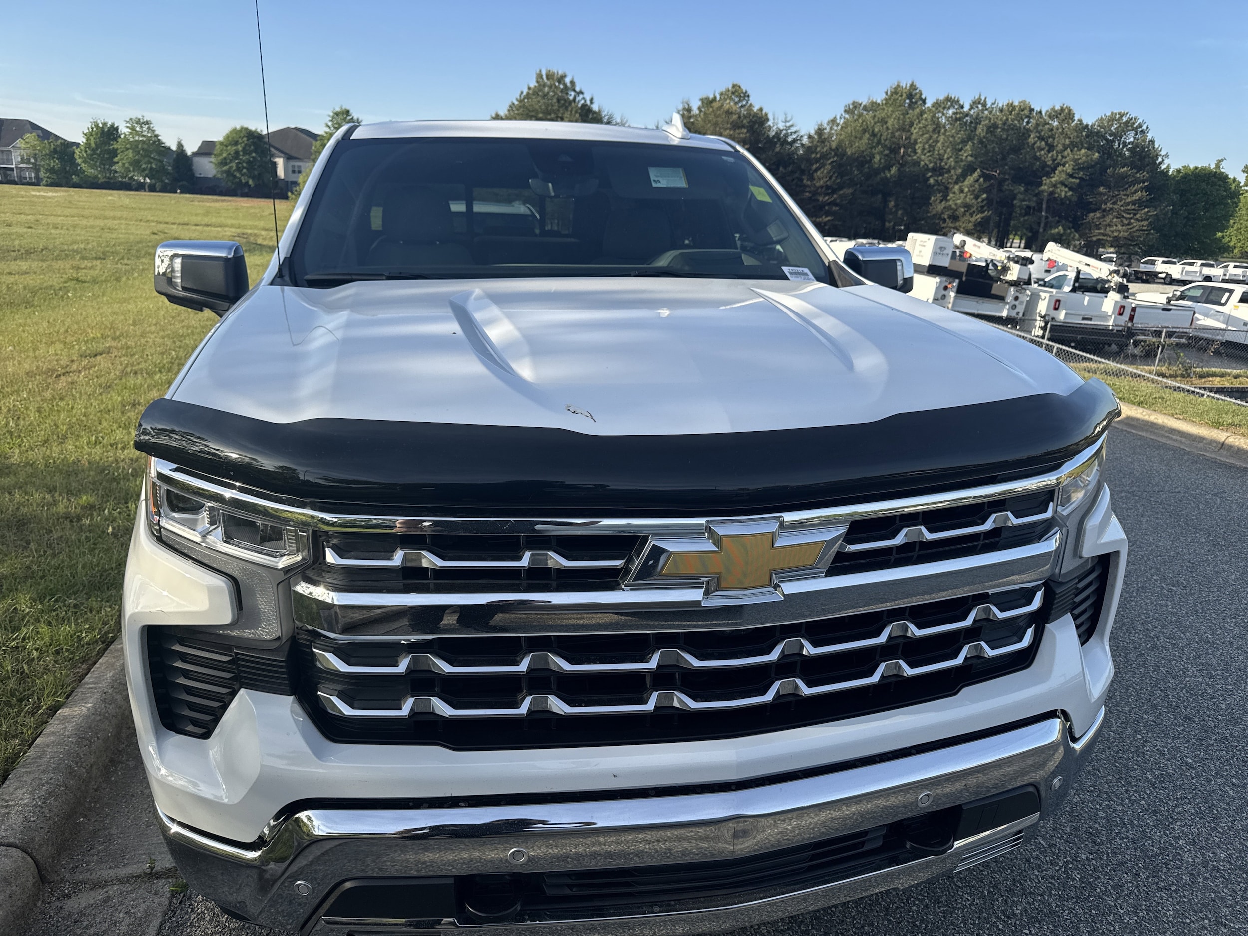 2024 Chevrolet Silverado 1500 photo 2