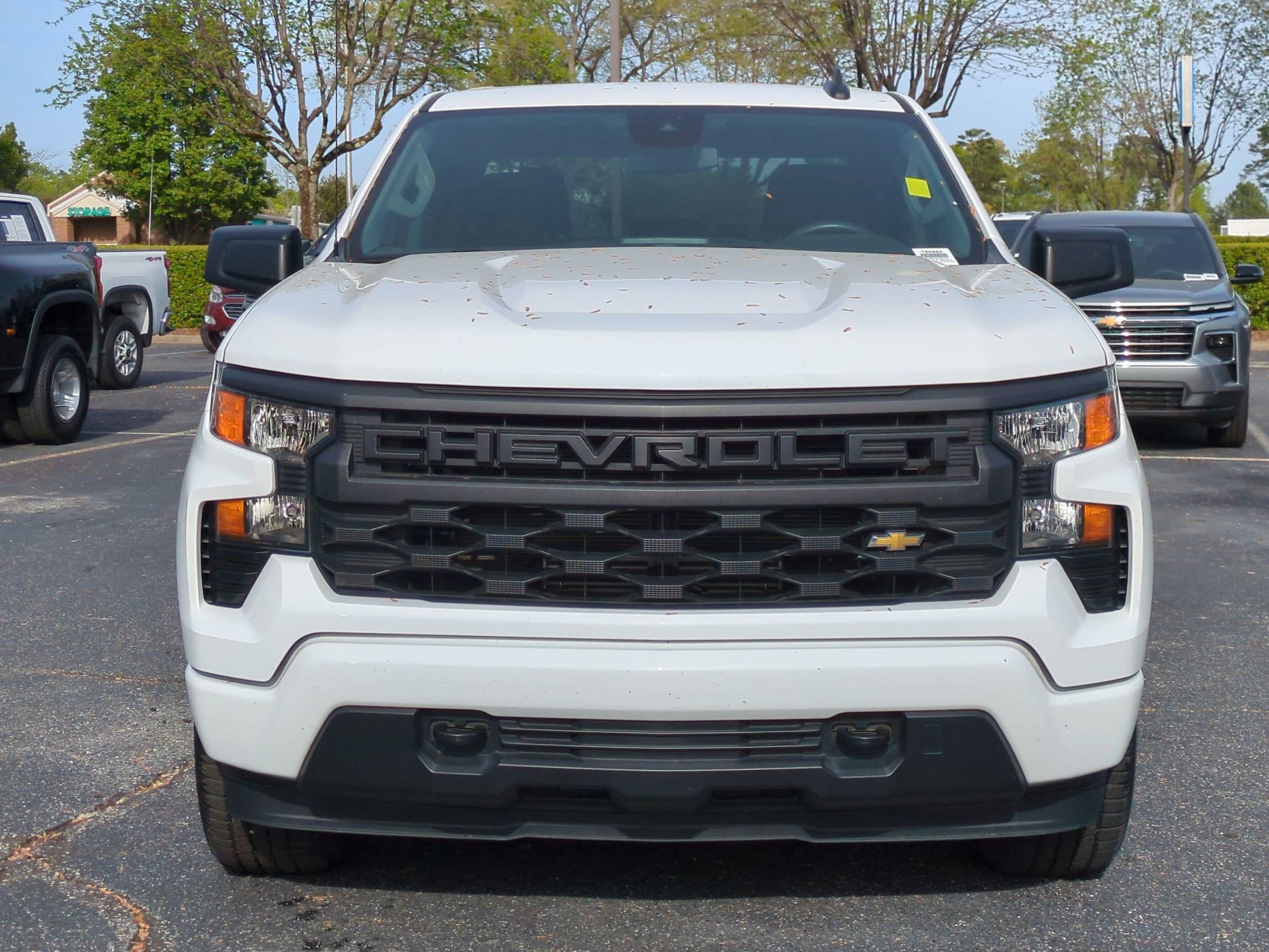 2022 Chevrolet Silverado 1500 Custom photo 2