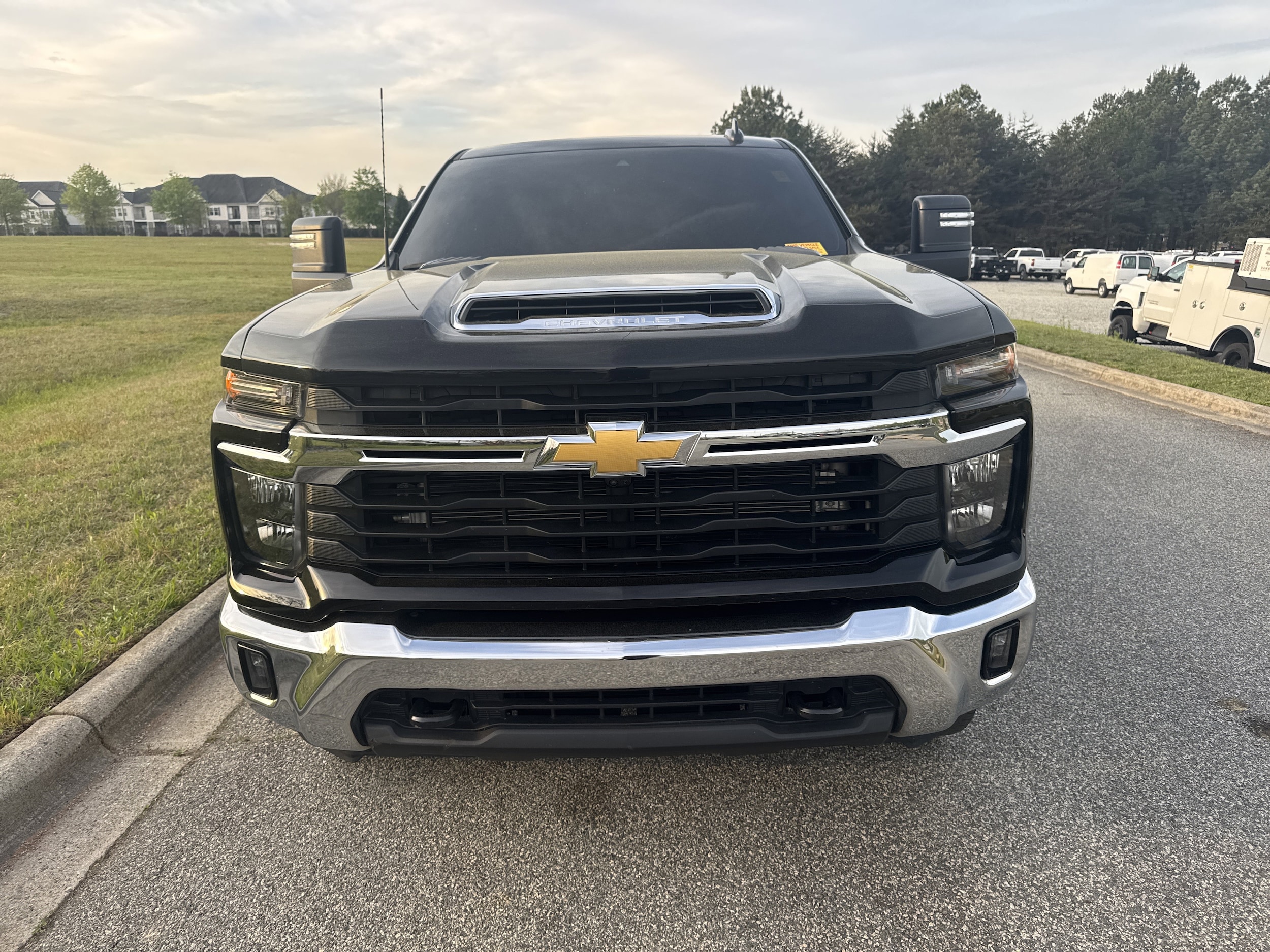 2024 Chevrolet Silverado 2500HD LT photo 3