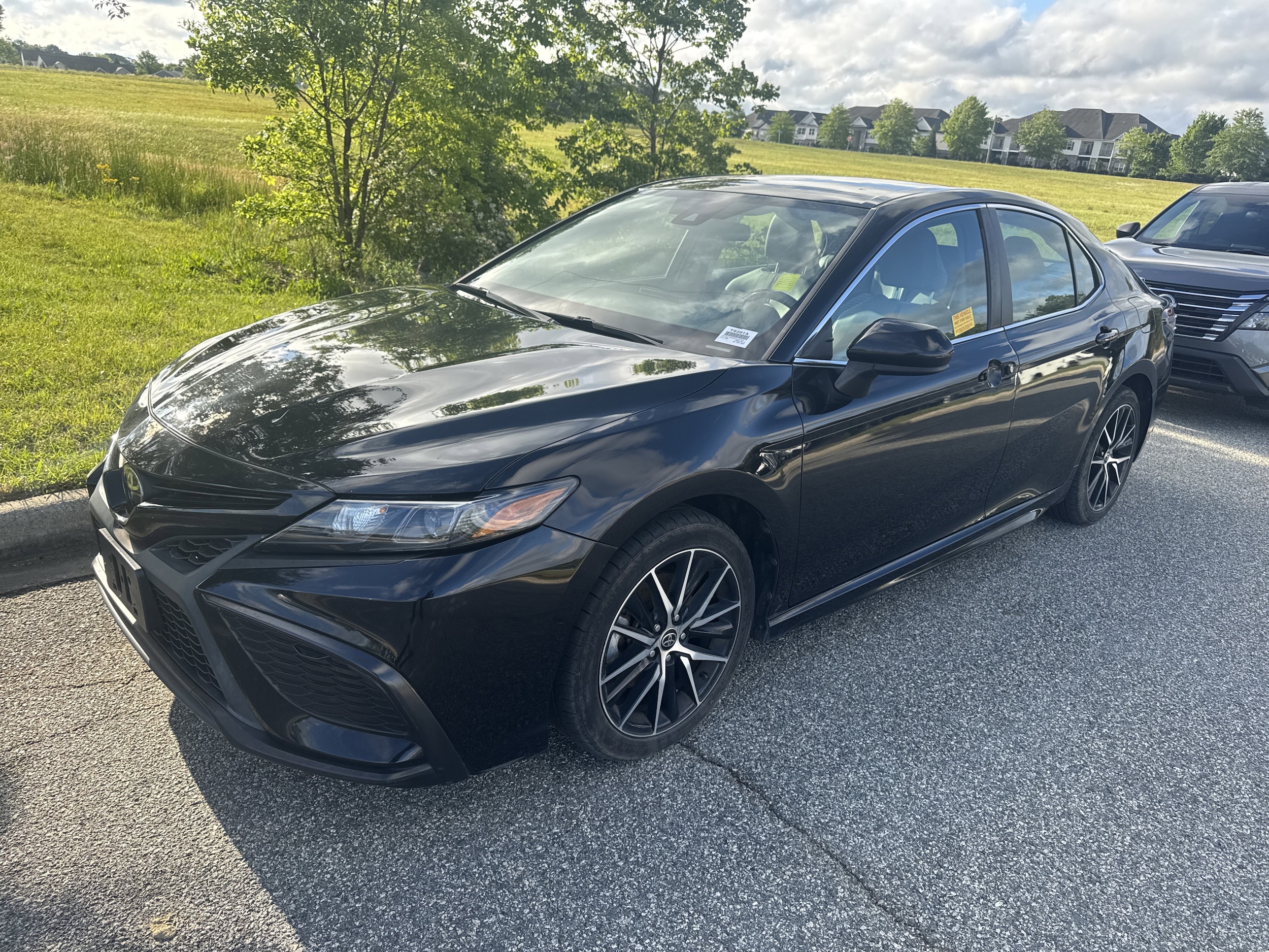 2021 Toyota Camry SE photo 4