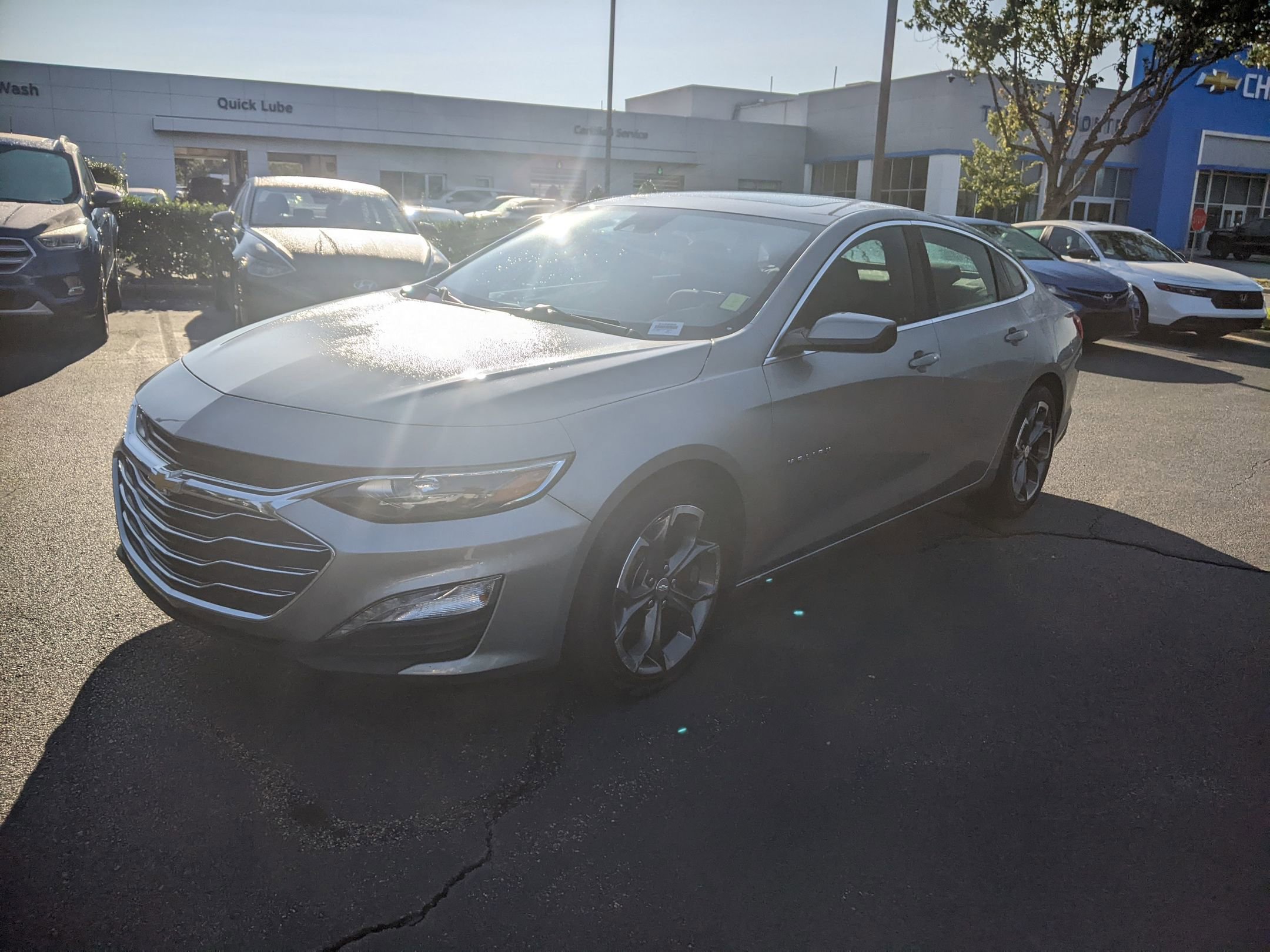 2023 Chevrolet Malibu 1LT photo 3