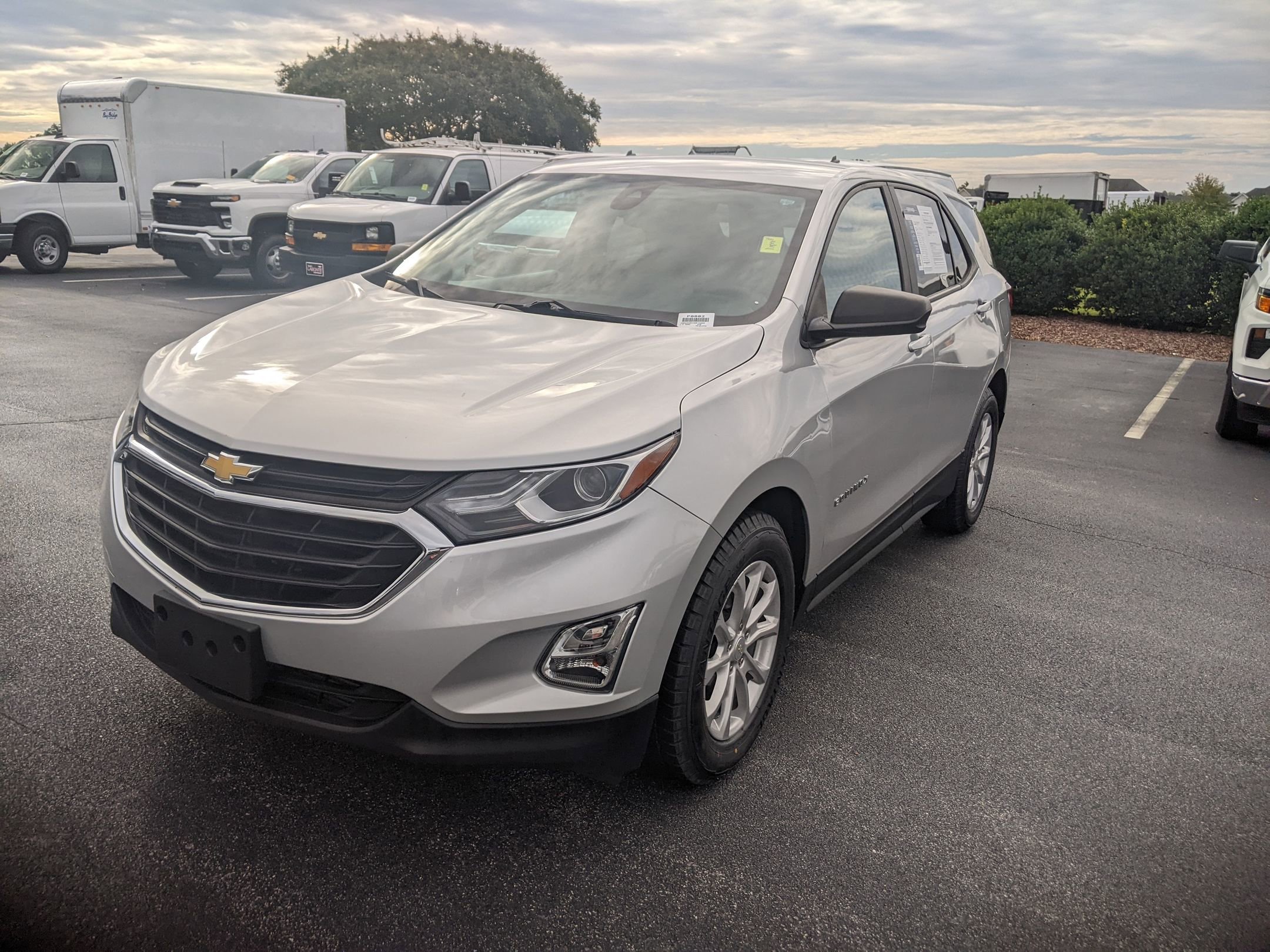 2021 Chevrolet Equinox LS photo 3