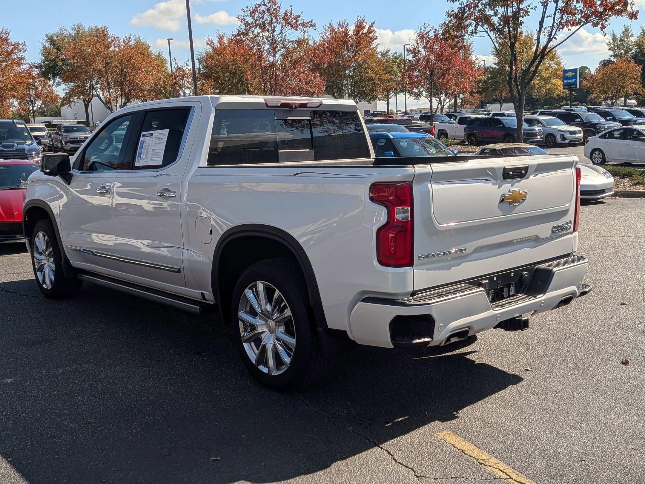 2023 Chevrolet Silverado 1500 High Country photo 6