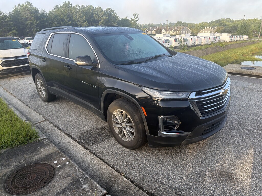 Used 2023 Chevrolet Traverse LT Cloth SUV