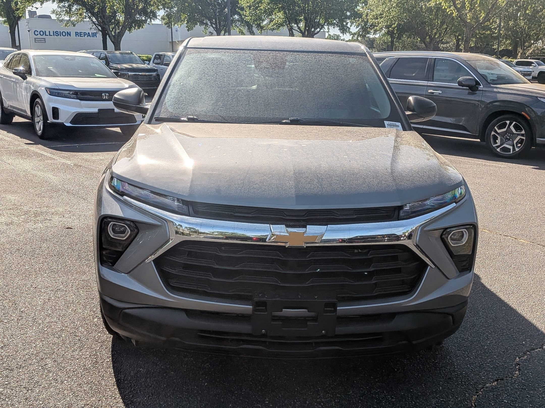 2025 Chevrolet Trailblazer photo 2