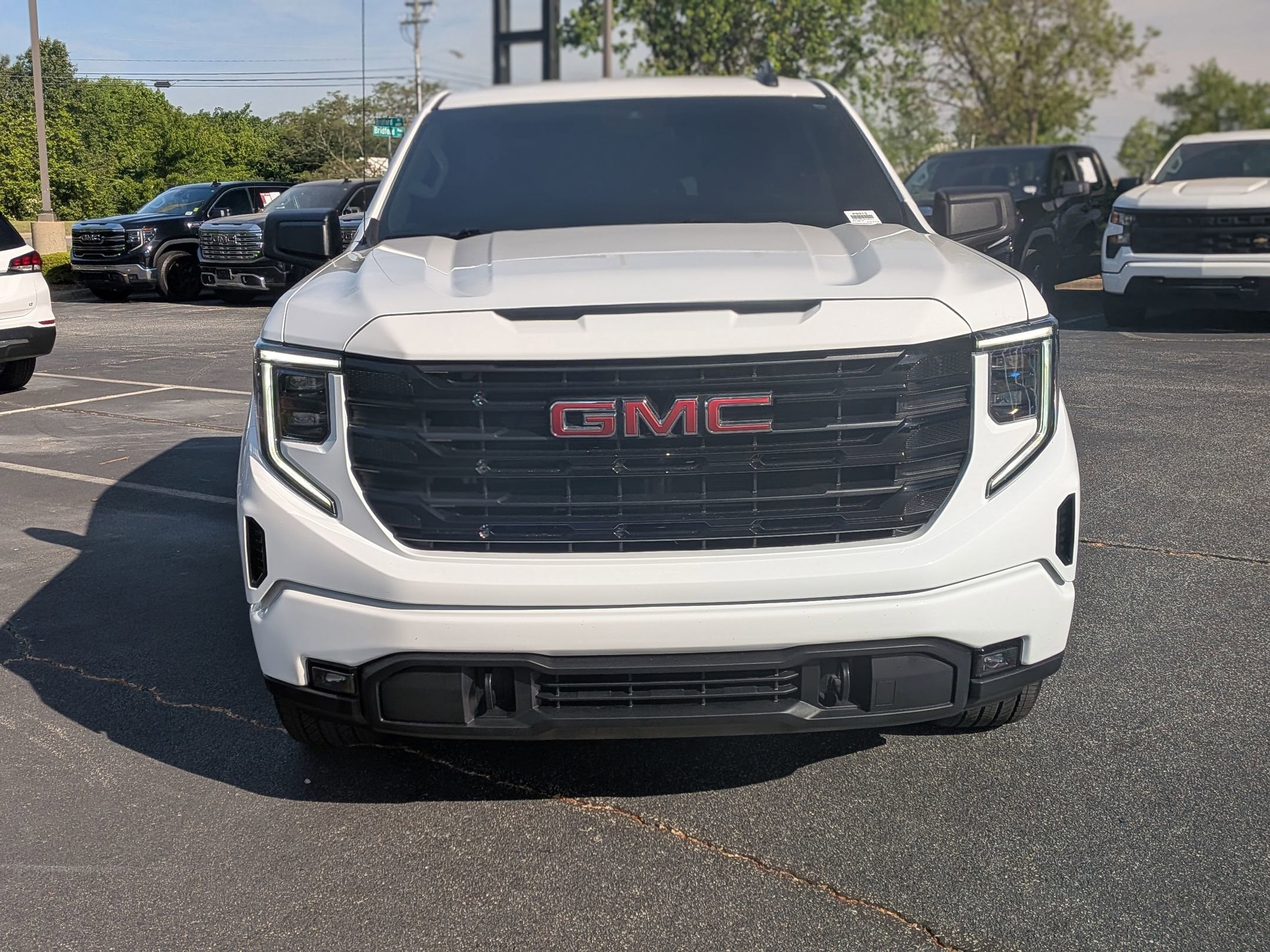 2024 GMC Sierra 1500 Elevation photo 2