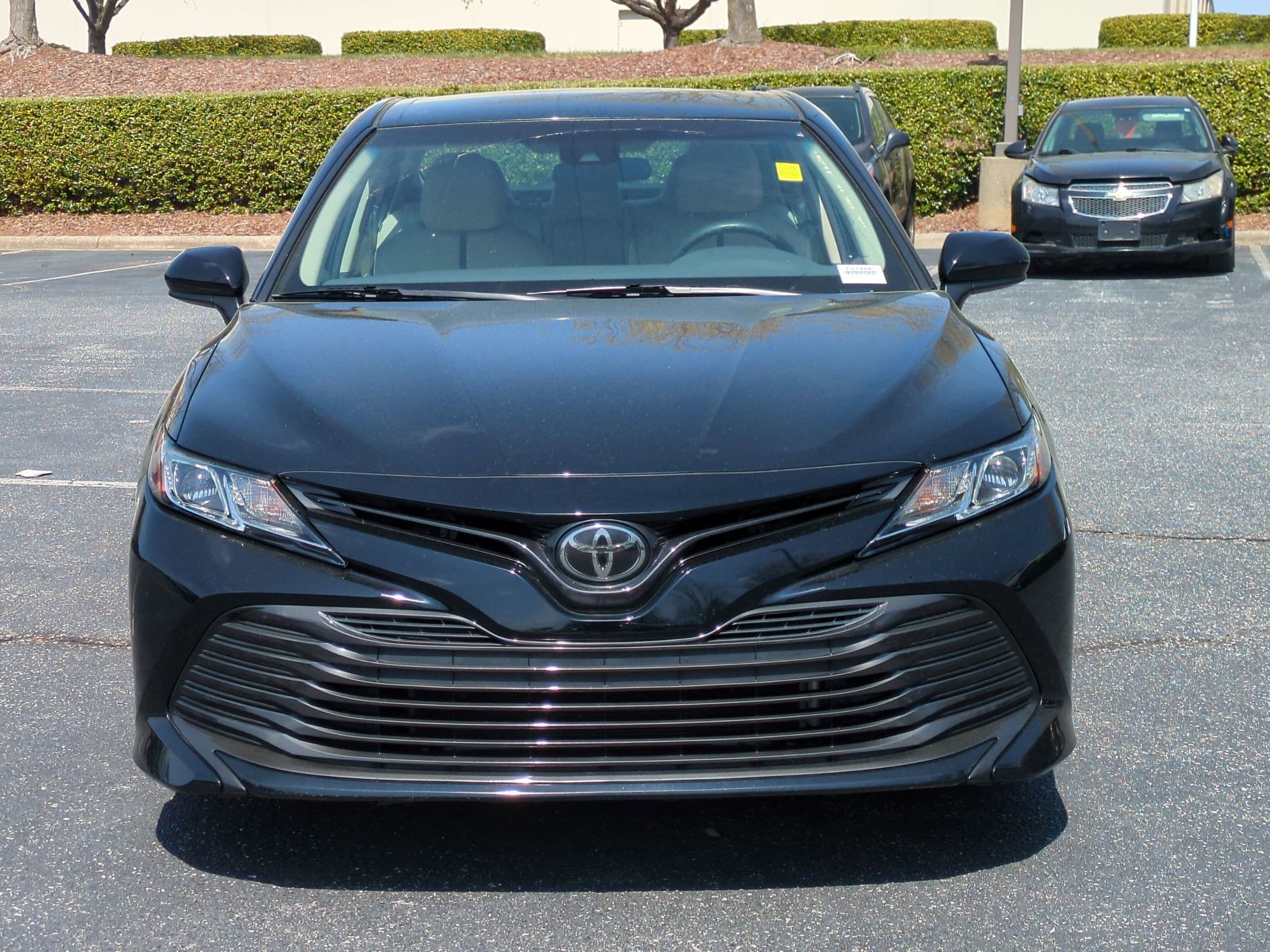 2018 Toyota Camry photo 2