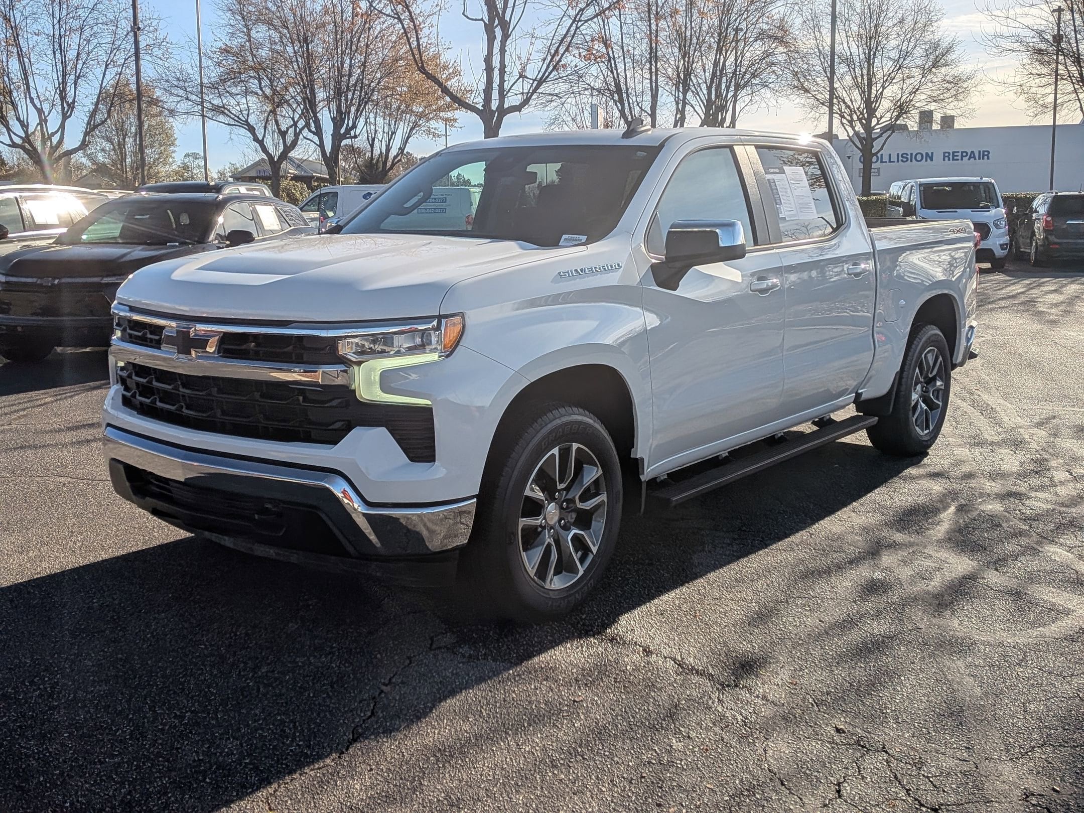 2024 Chevrolet Silverado 1500 LT photo 4