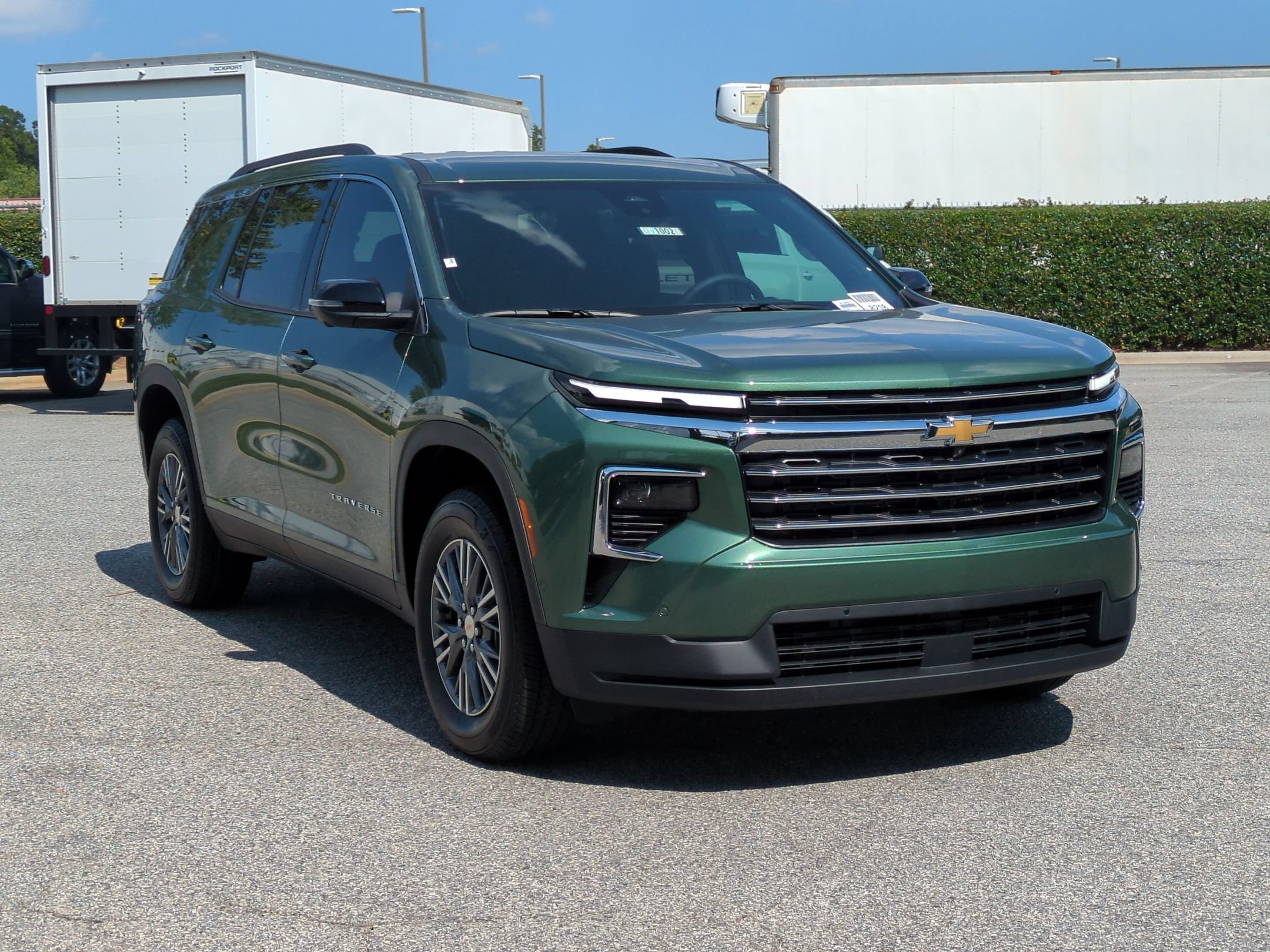 2027 Chevrolet Traverse FWD LT SUV