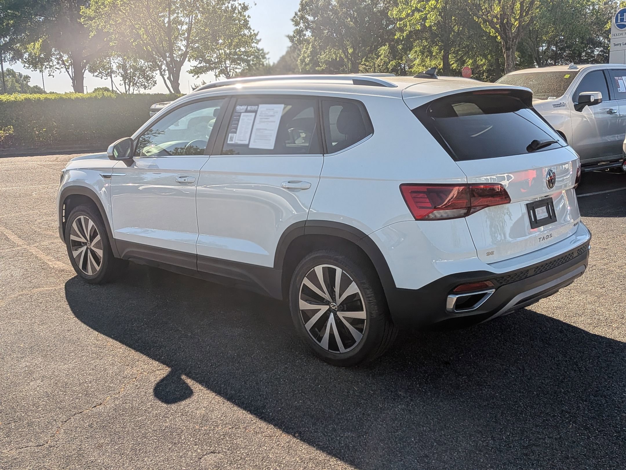 2022 Volkswagen Taos SE photo 6