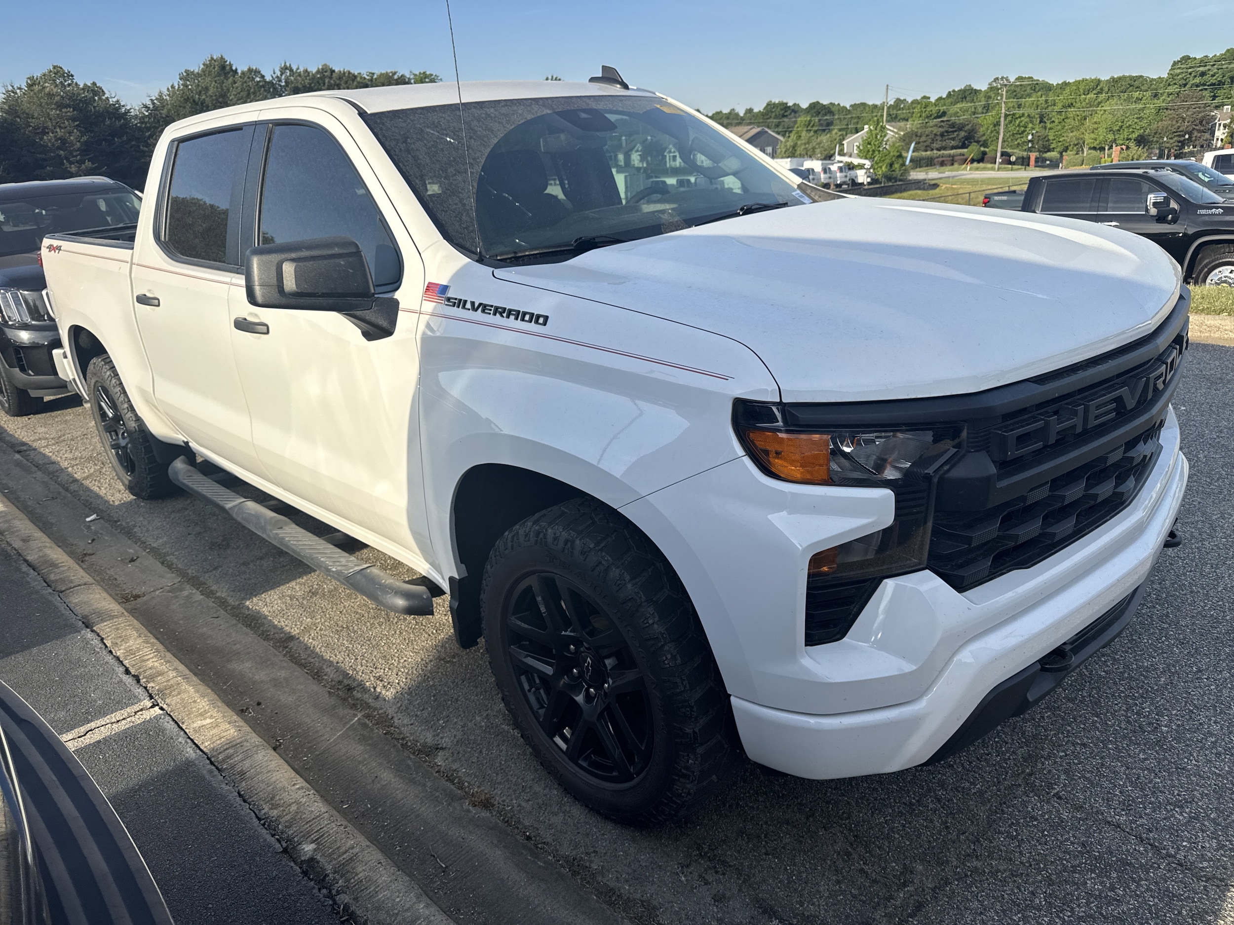 2024 Chevrolet Silverado 1500 photo 2