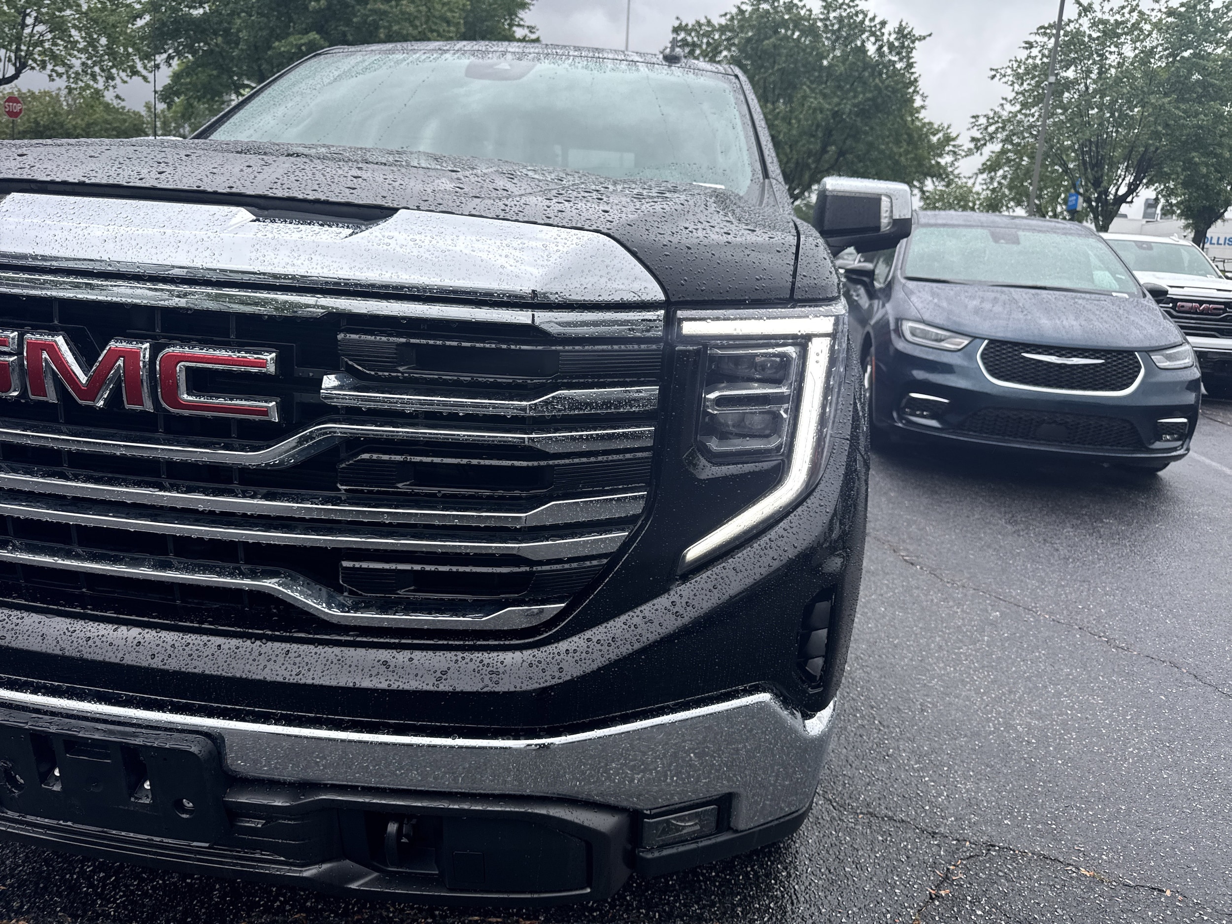 2023 GMC Sierra 1500 SLT photo 6