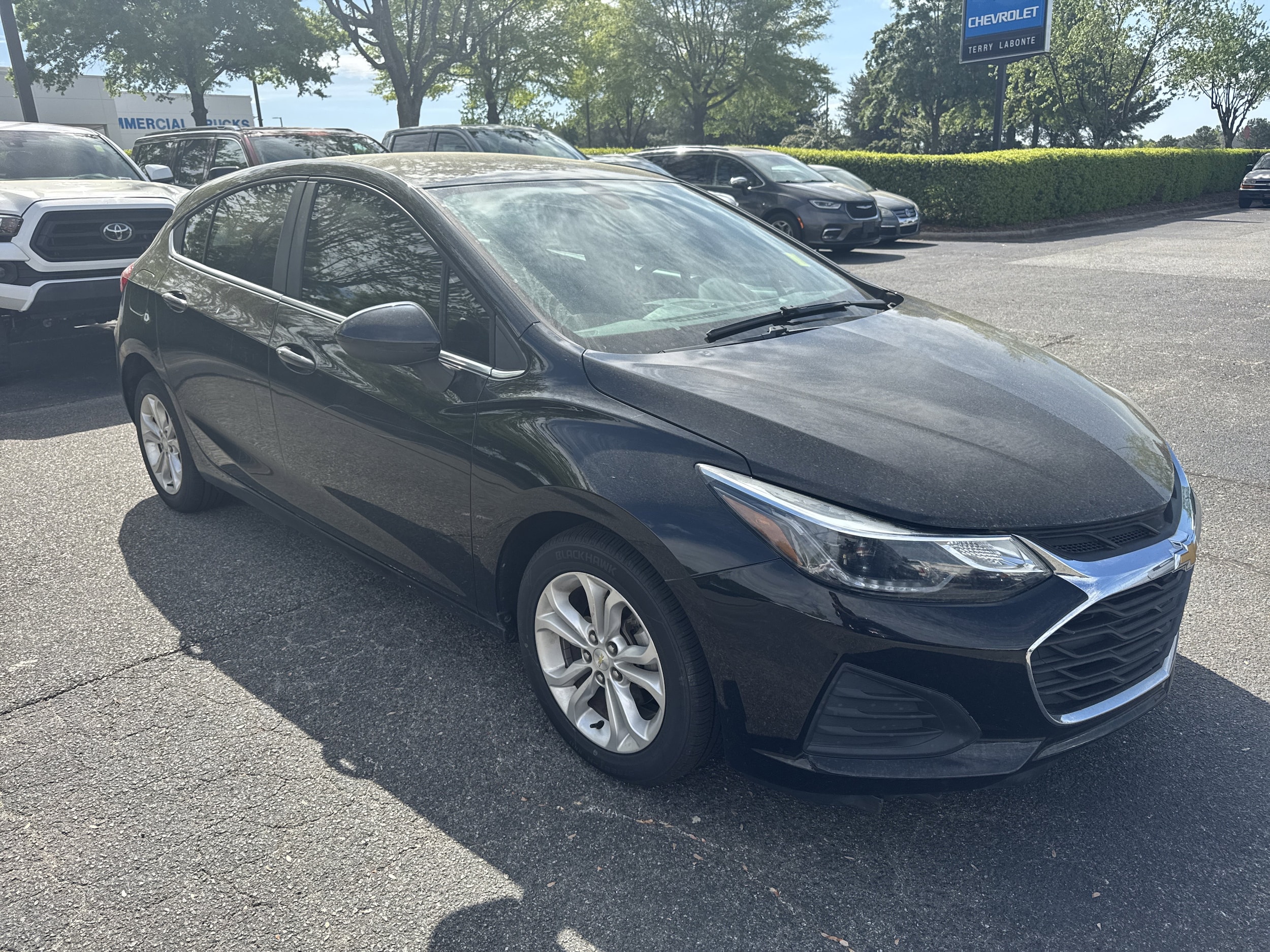 2019 Chevrolet Cruze LT photo 2