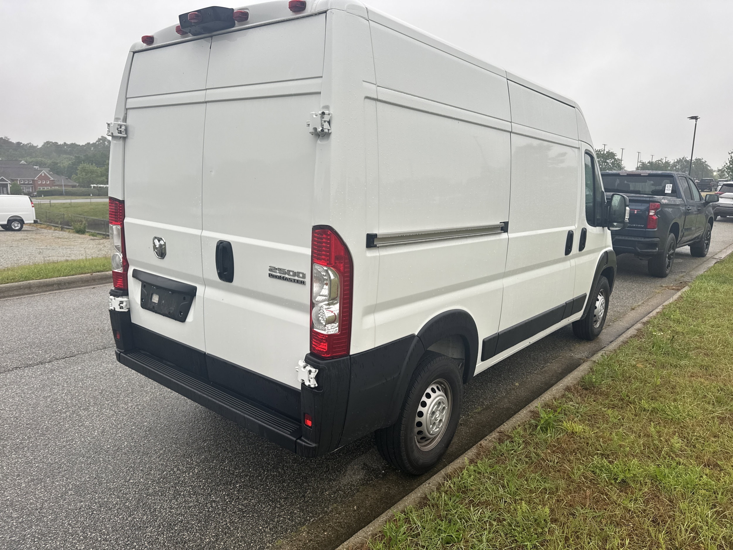 2024 Ram Promaster Cargo Van Tradesman photo 2