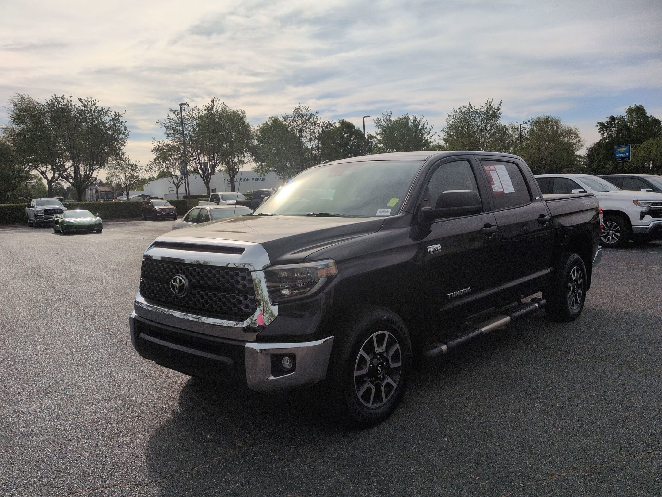 2019 Toyota Tundra 4WD SR5 photo 4