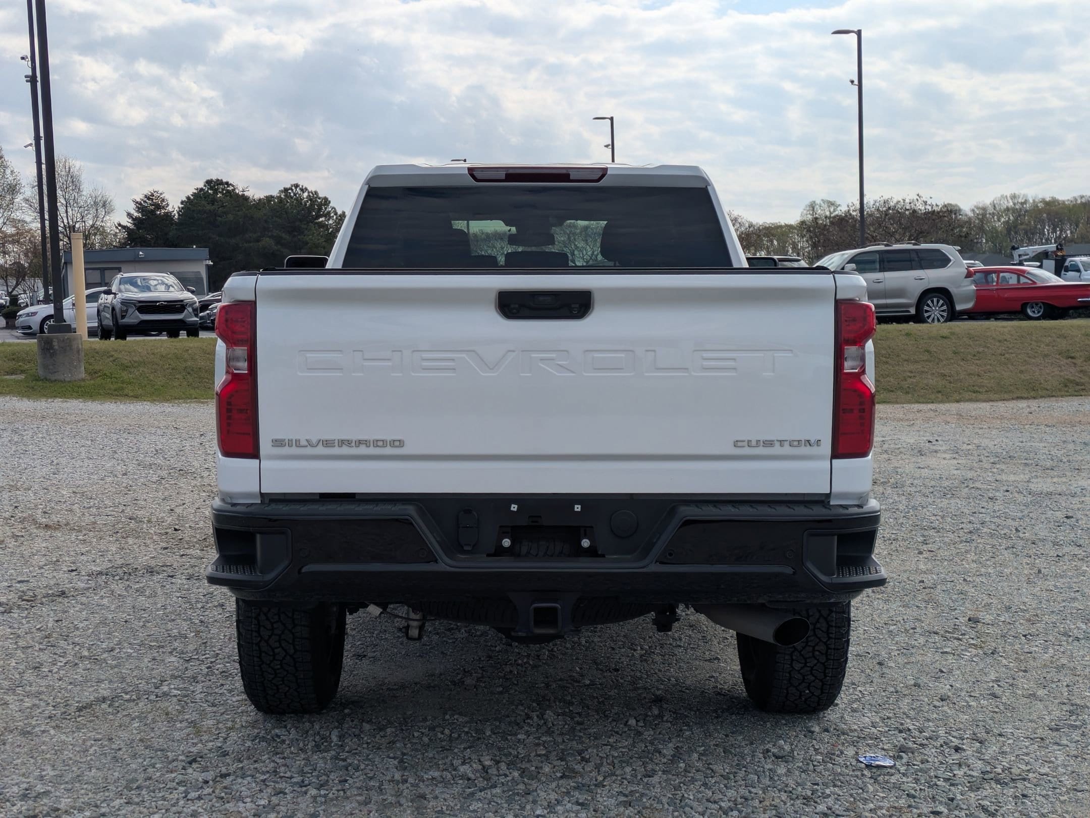 2025 Chevrolet Silverado 2500HD Custom photo 3