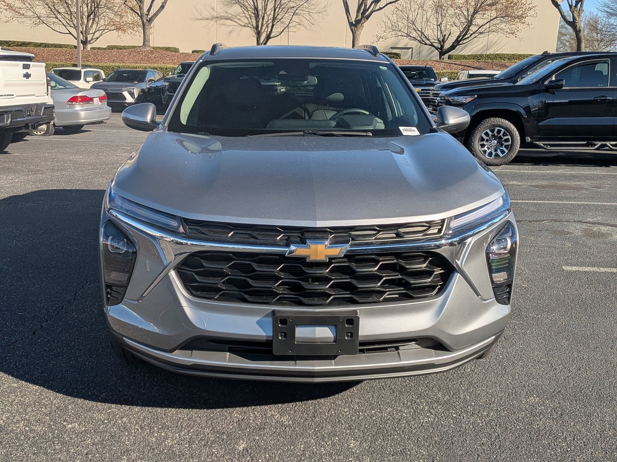 2025 Chevrolet Trax LT photo 2