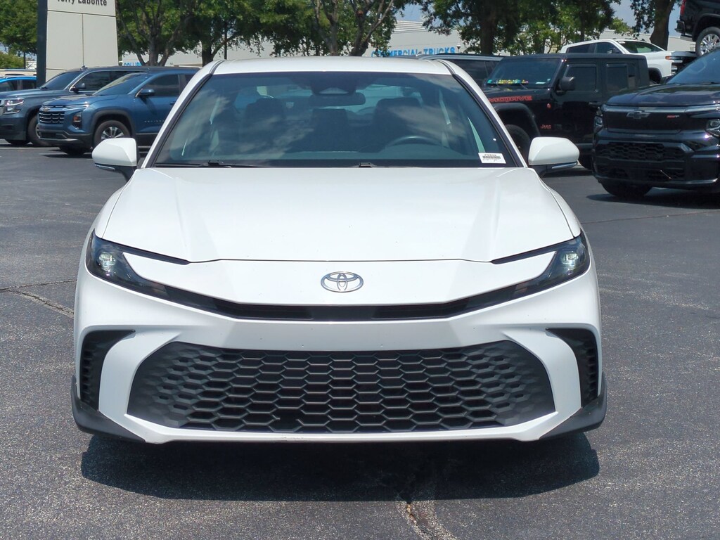 Used 2025 Toyota Camry SE Sedan