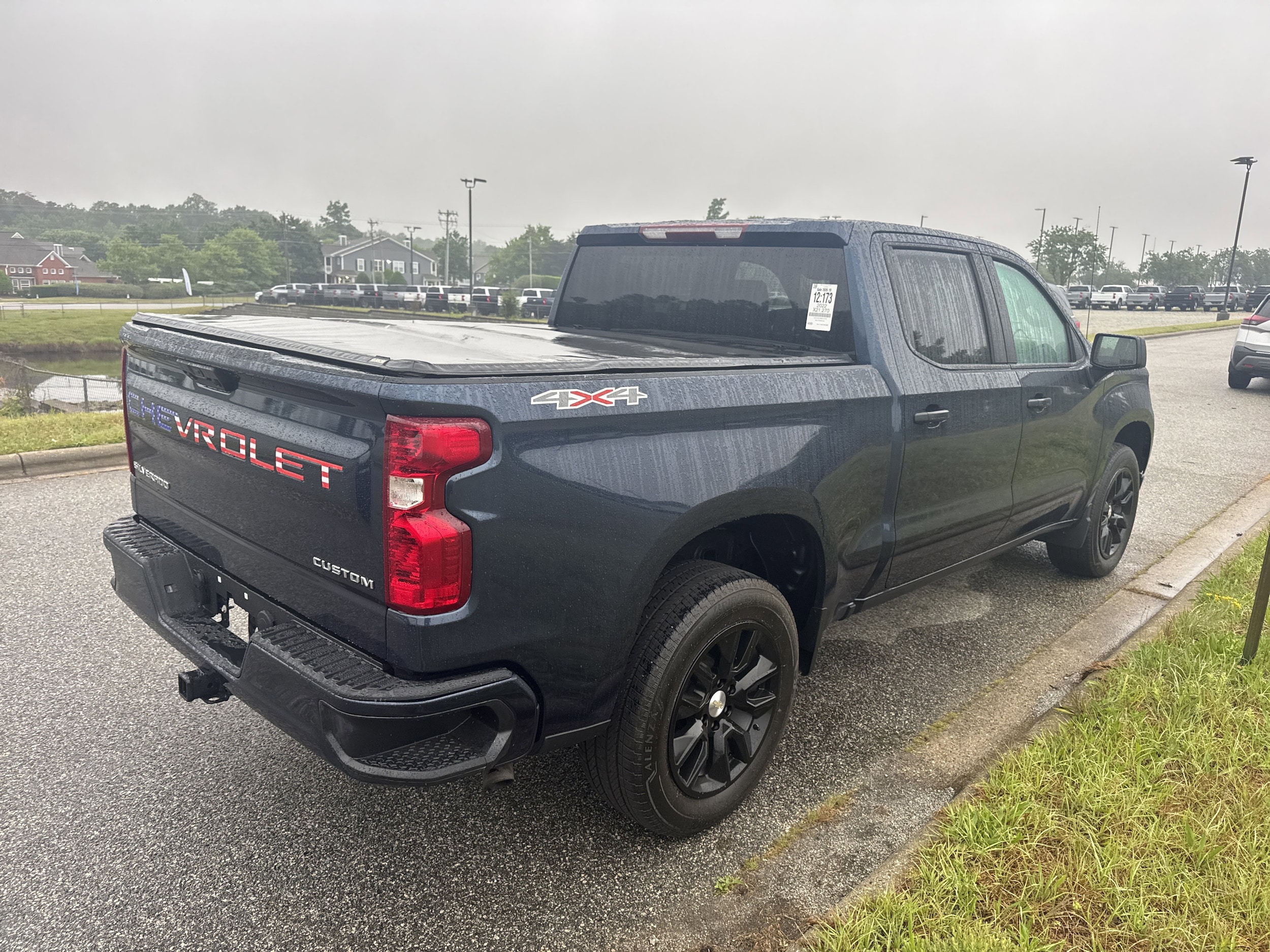 2022 Chevrolet Silverado 1500 Custom photo 2
