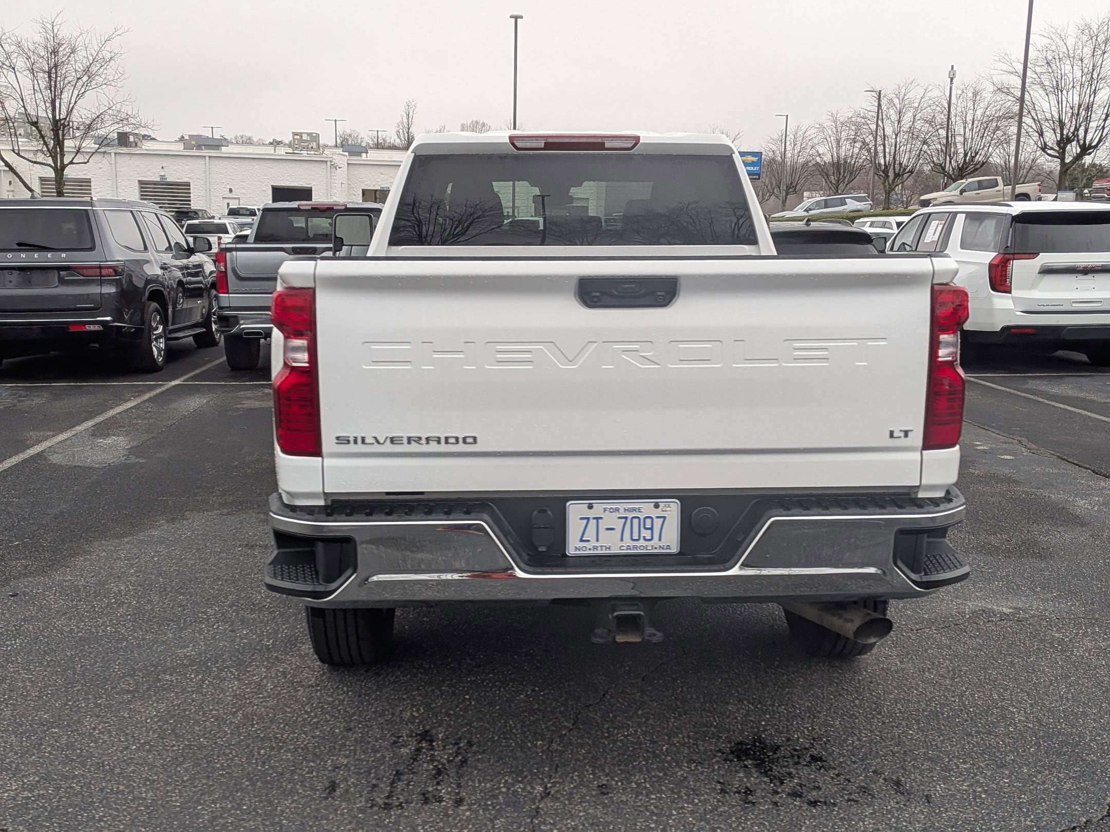 2025 Chevrolet Silverado 2500HD LT photo 3