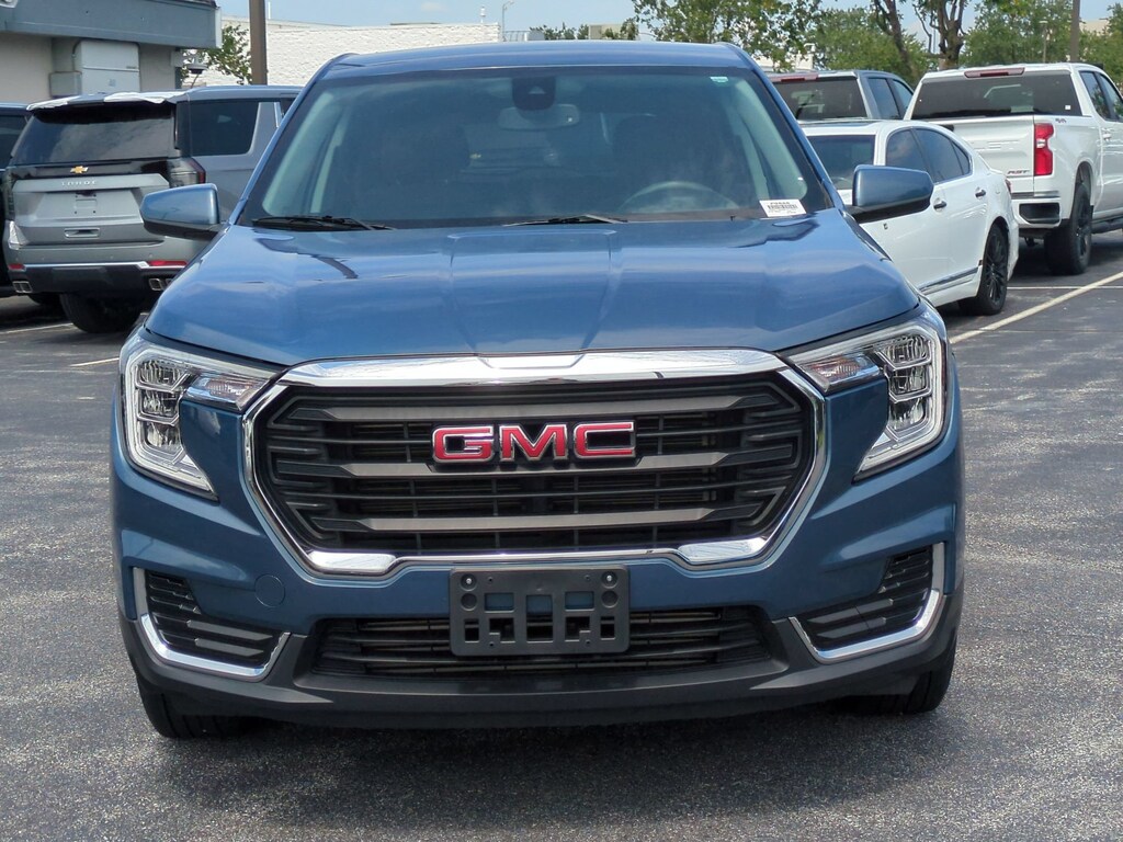 Used 2024 GMC Terrain SUV