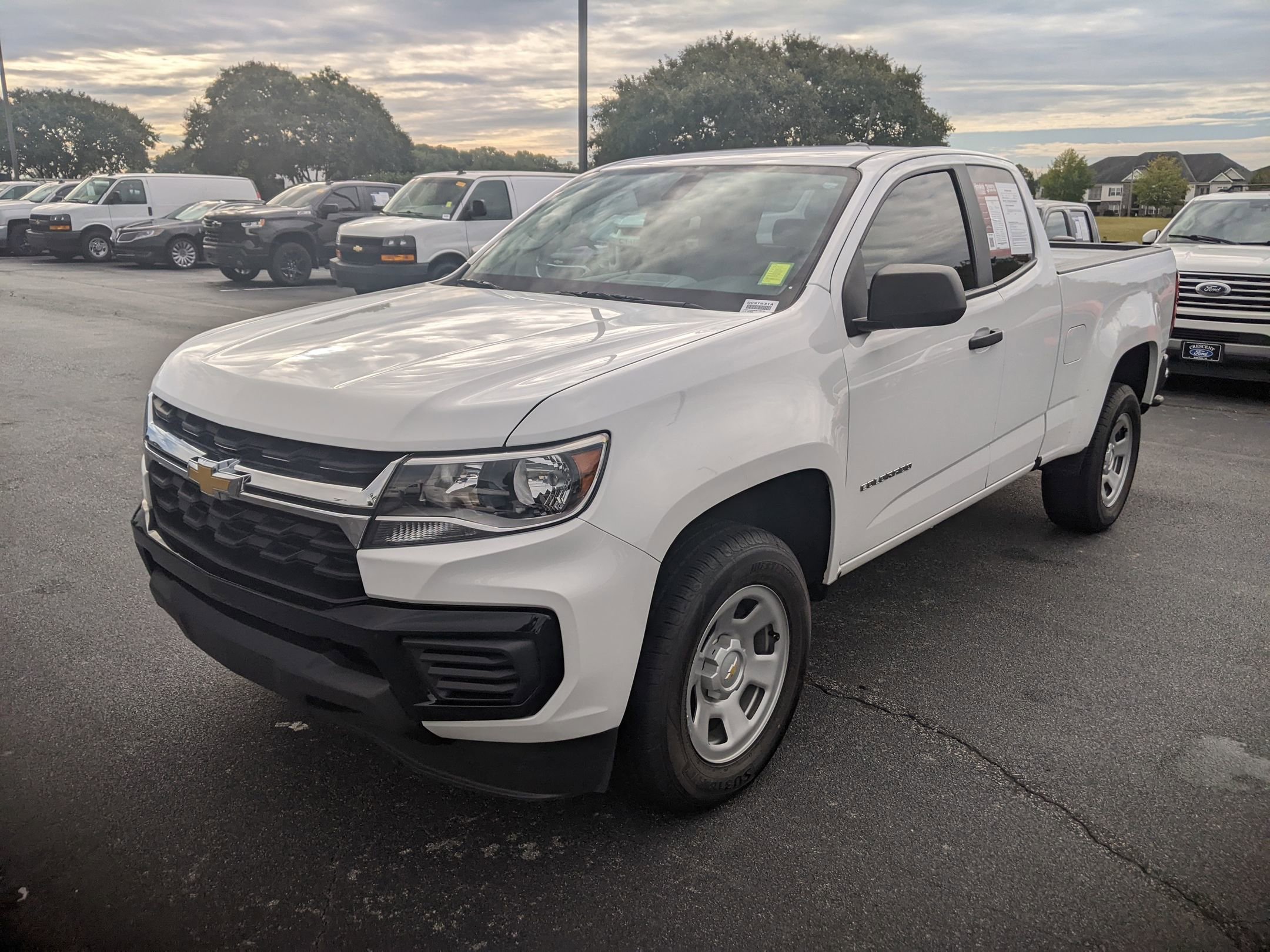 2022 Chevrolet Colorado Work Truck photo 3