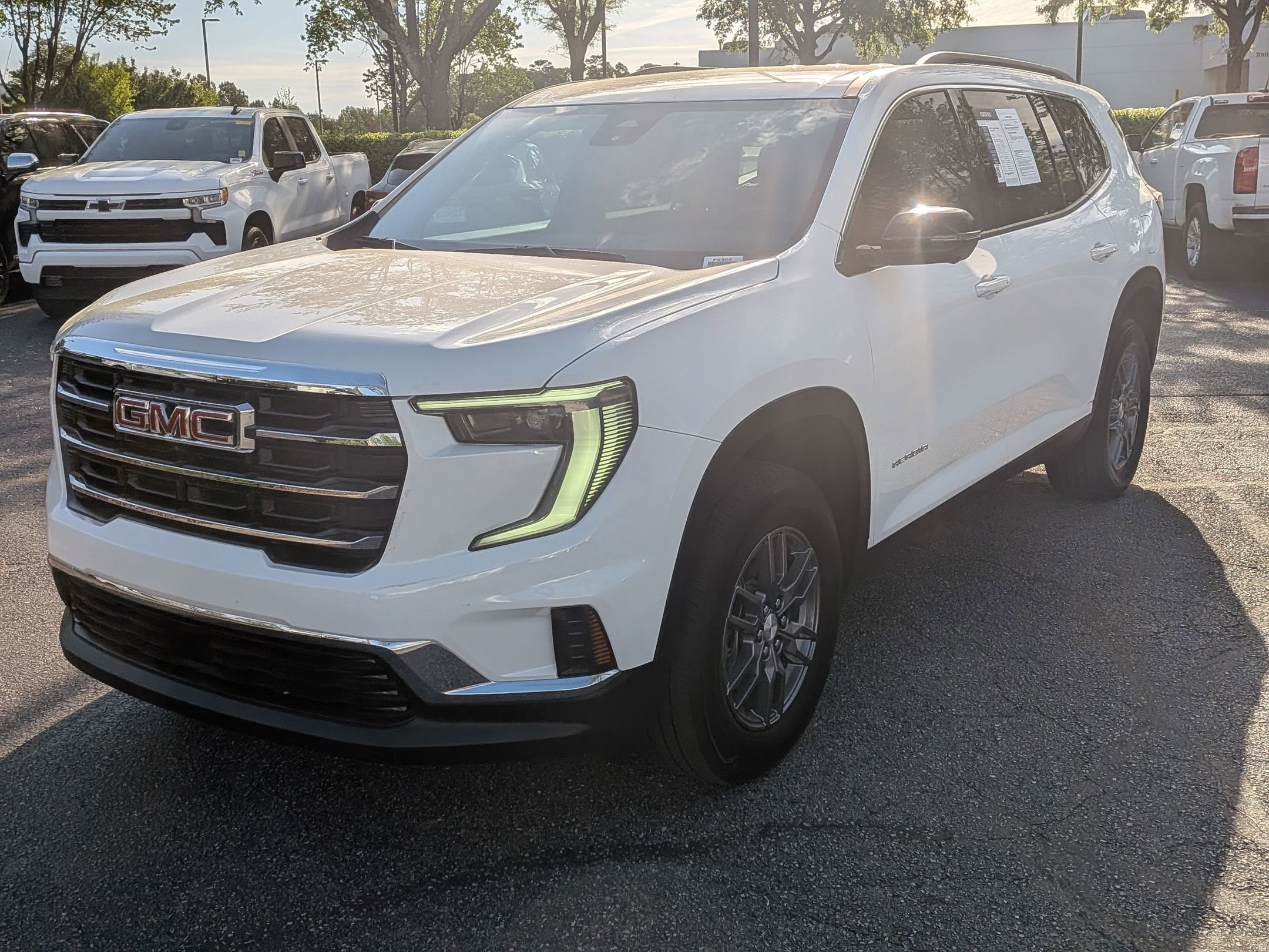 2025 GMC Acadia AWD Elevation photo 4