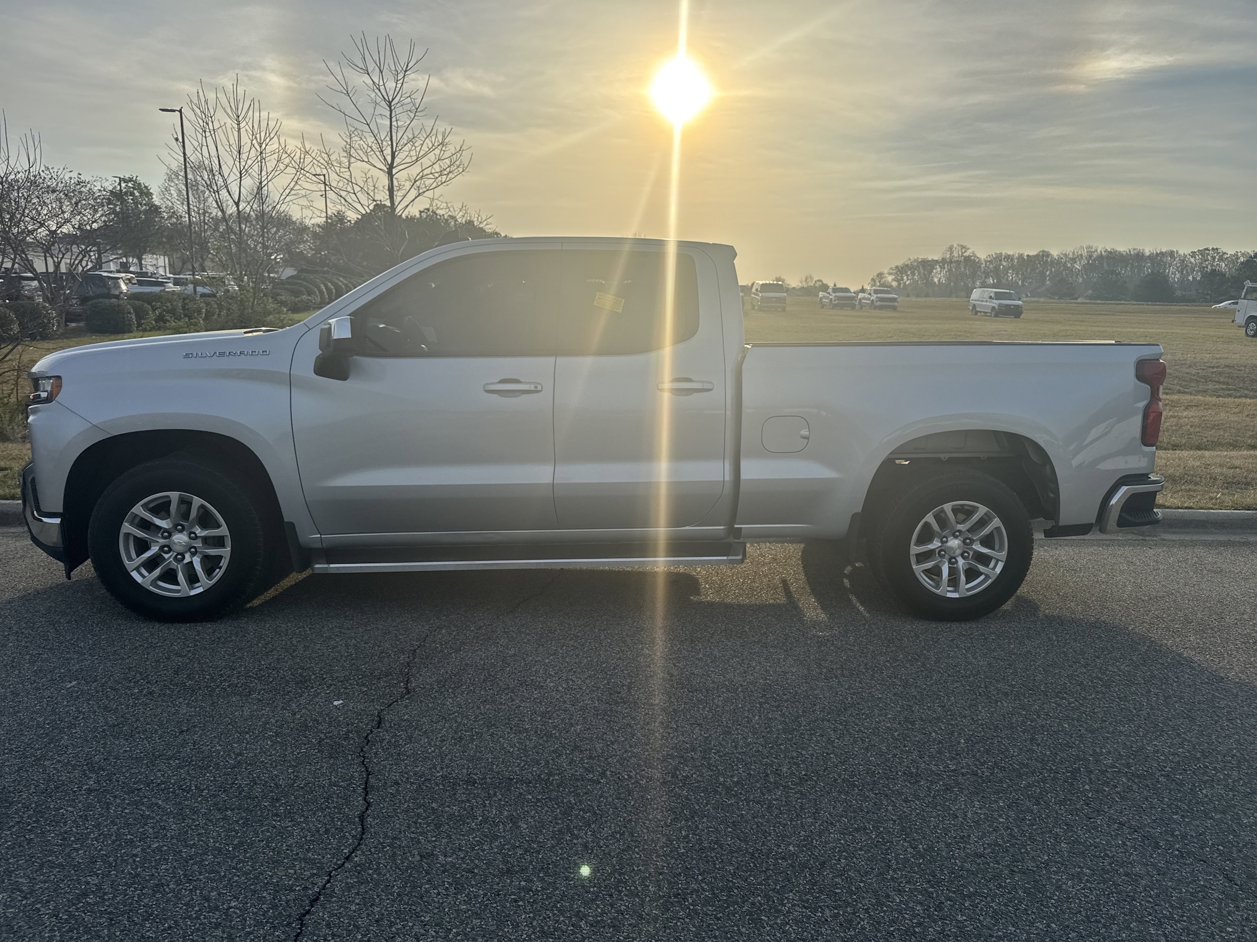 2020 Chevrolet Silverado 1500 photo 2