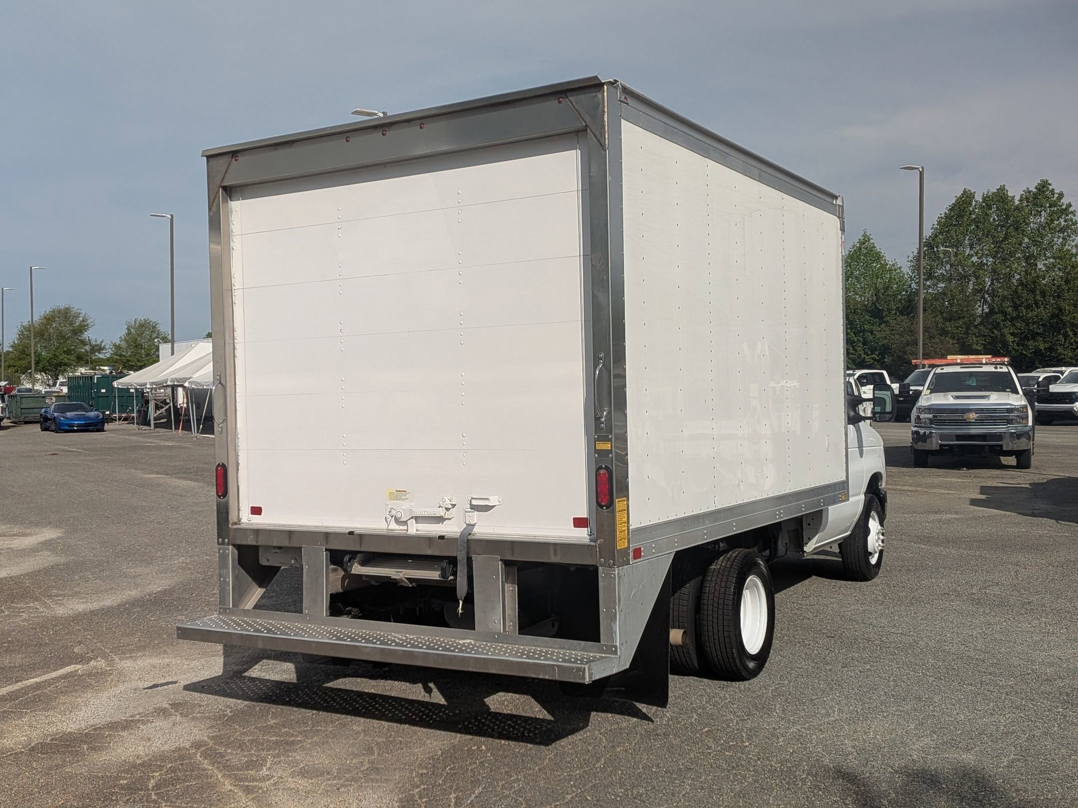 2024 Ford E-Series Cutaway photo 3