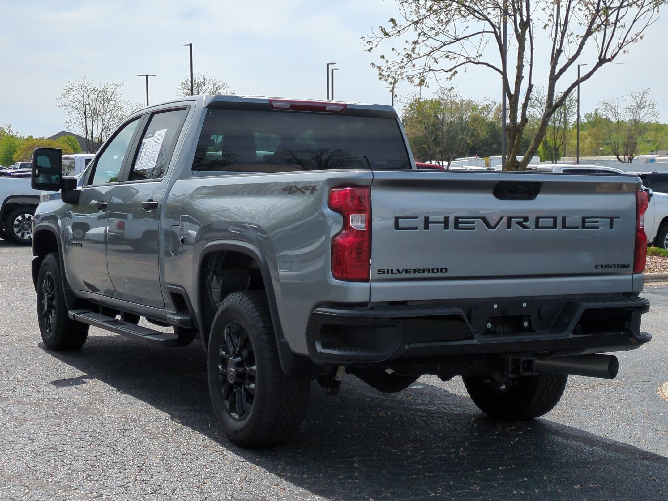 2025 Chevrolet Silverado 2500HD Custom photo 6