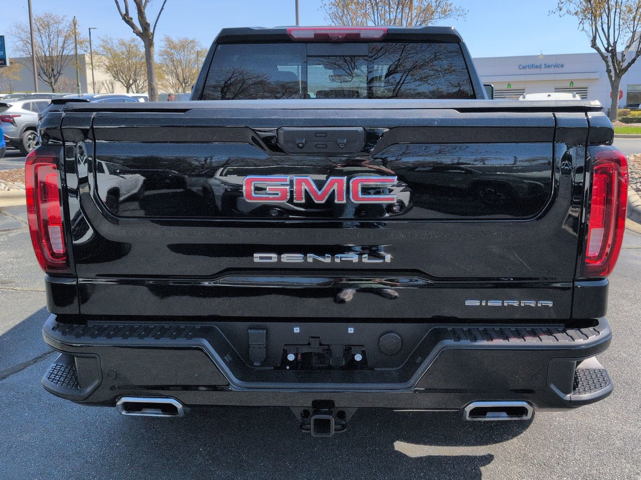2024 GMC Sierra 1500 Denali photo 3