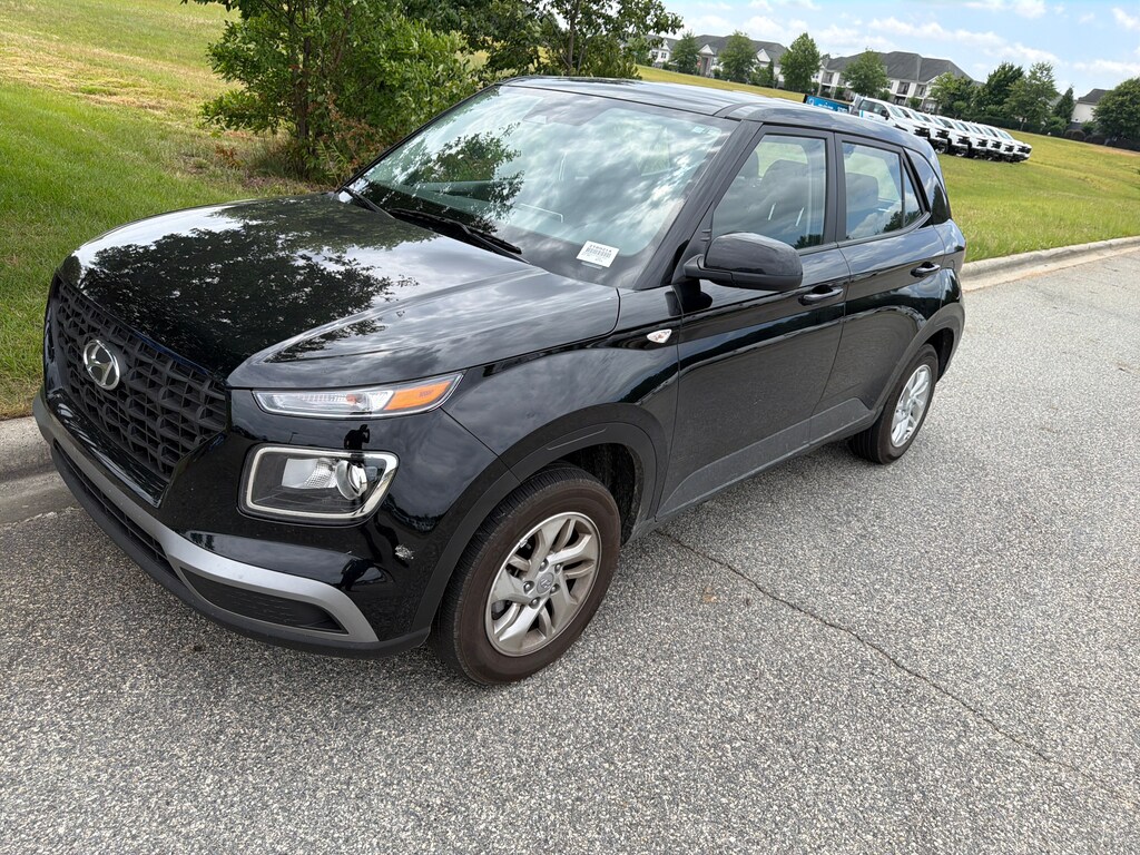 Used 2026 Hyundai Venue SE SUV